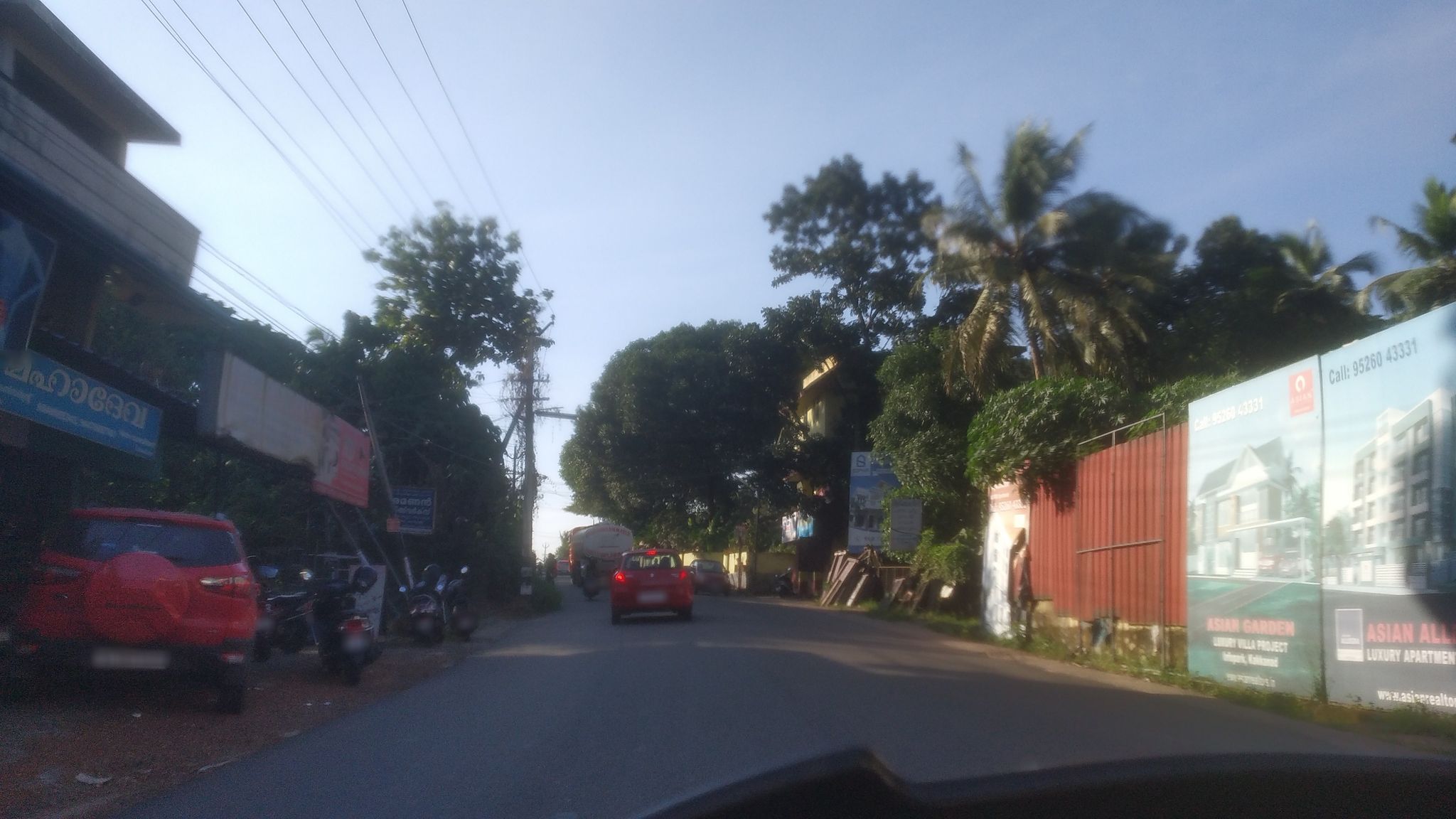 Street view of Thiruvankulam