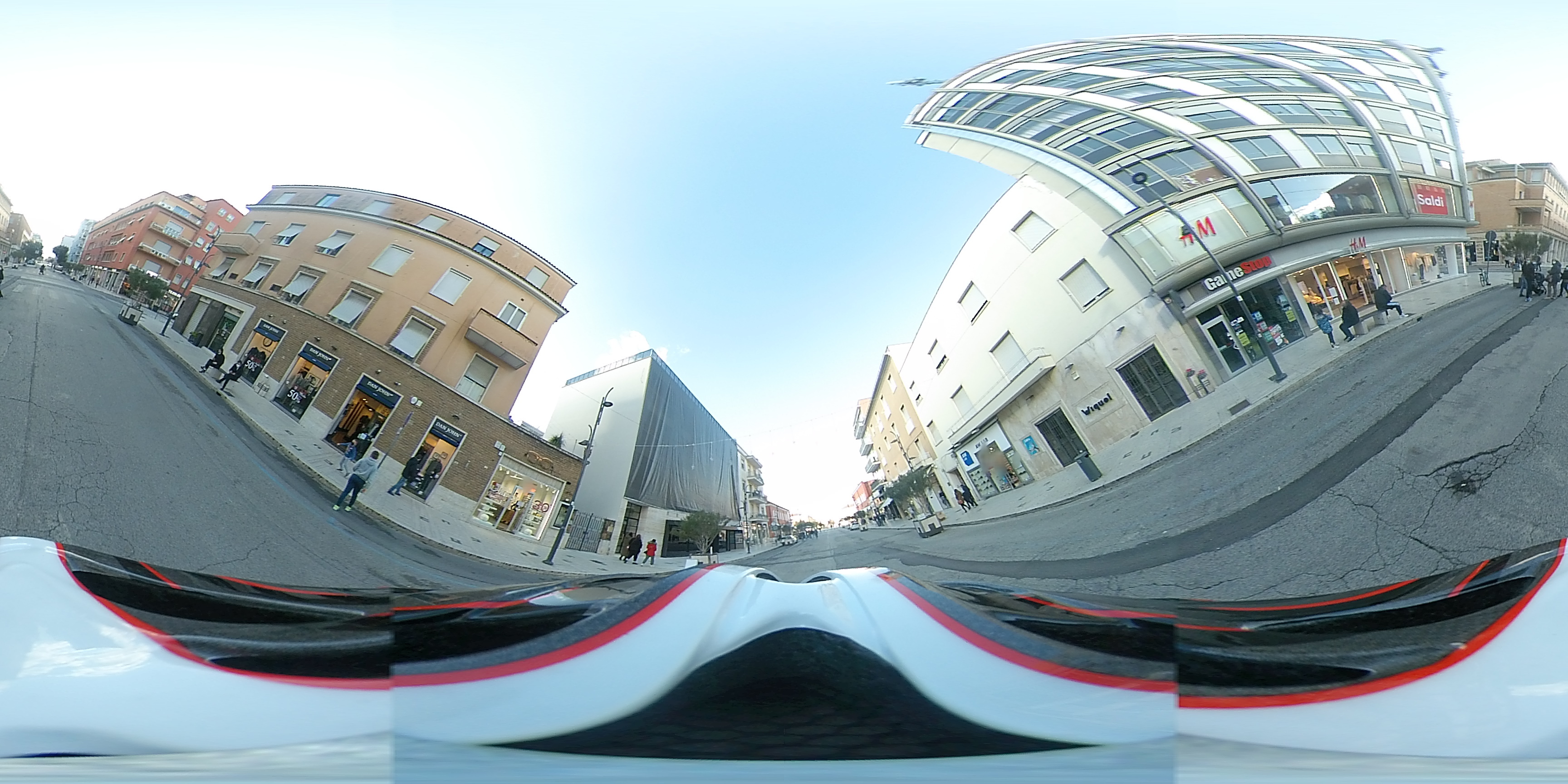 Street view of Latina
