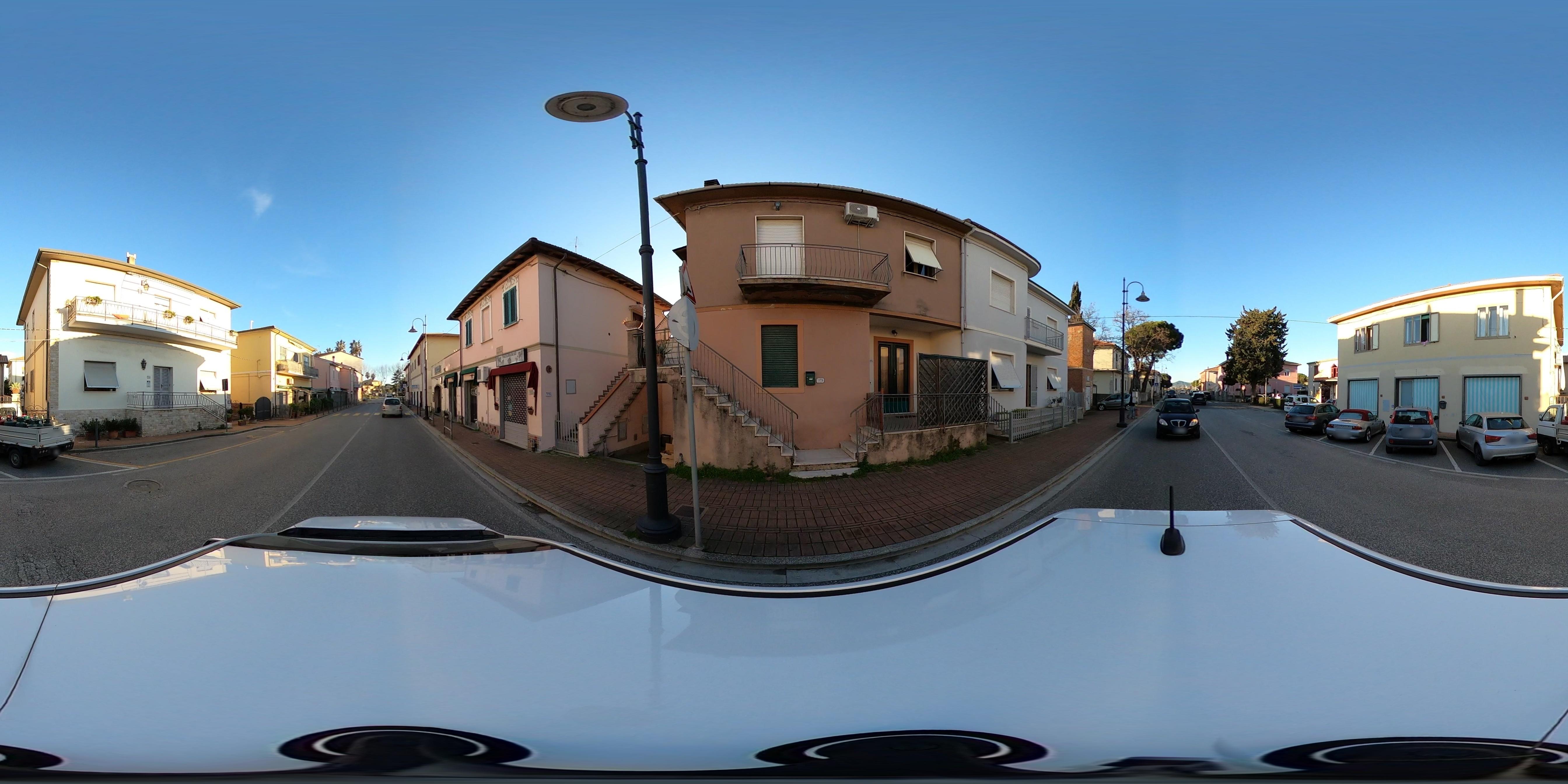 Street view of Vada