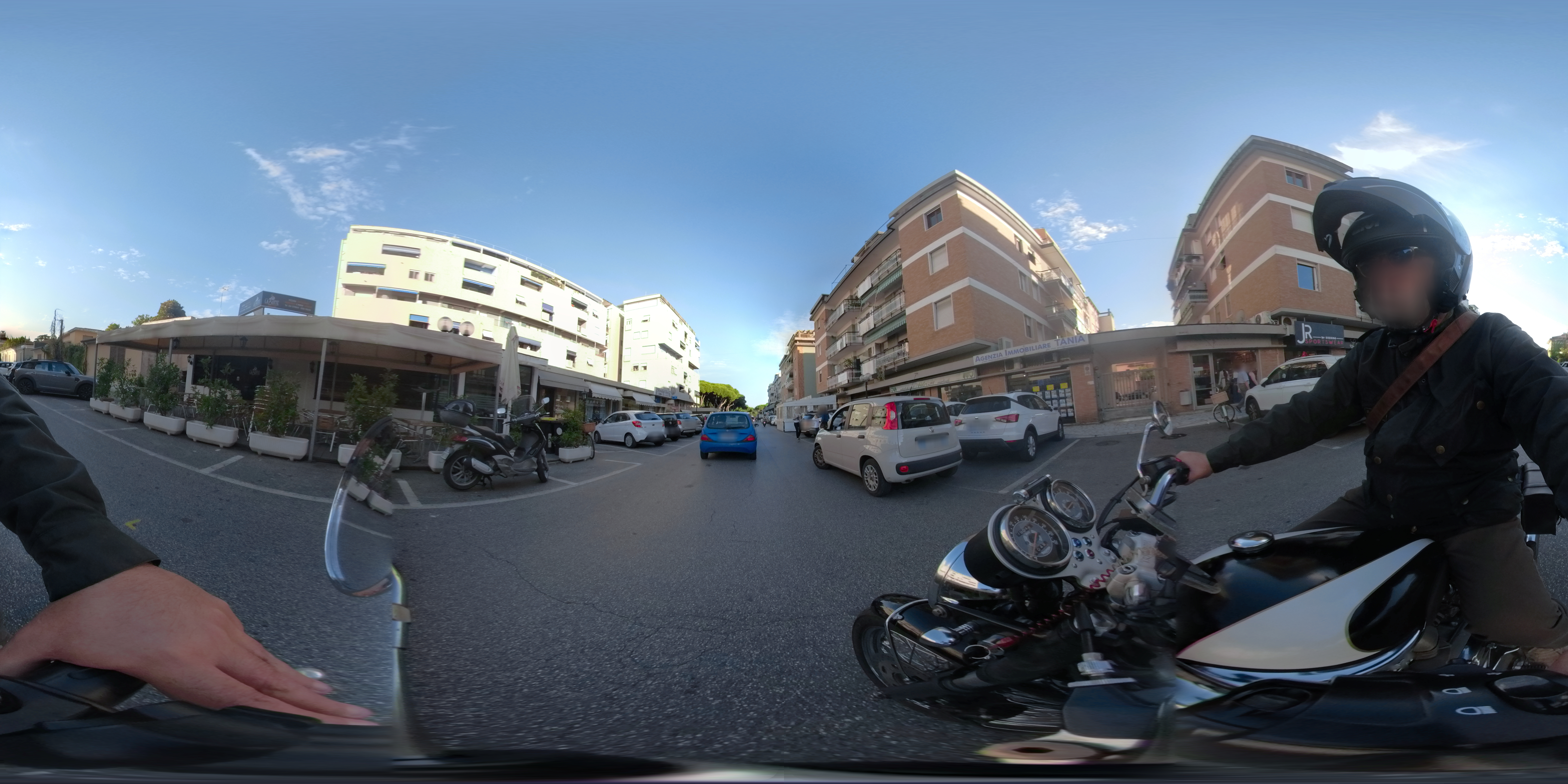 Street view of Marina di Carrara