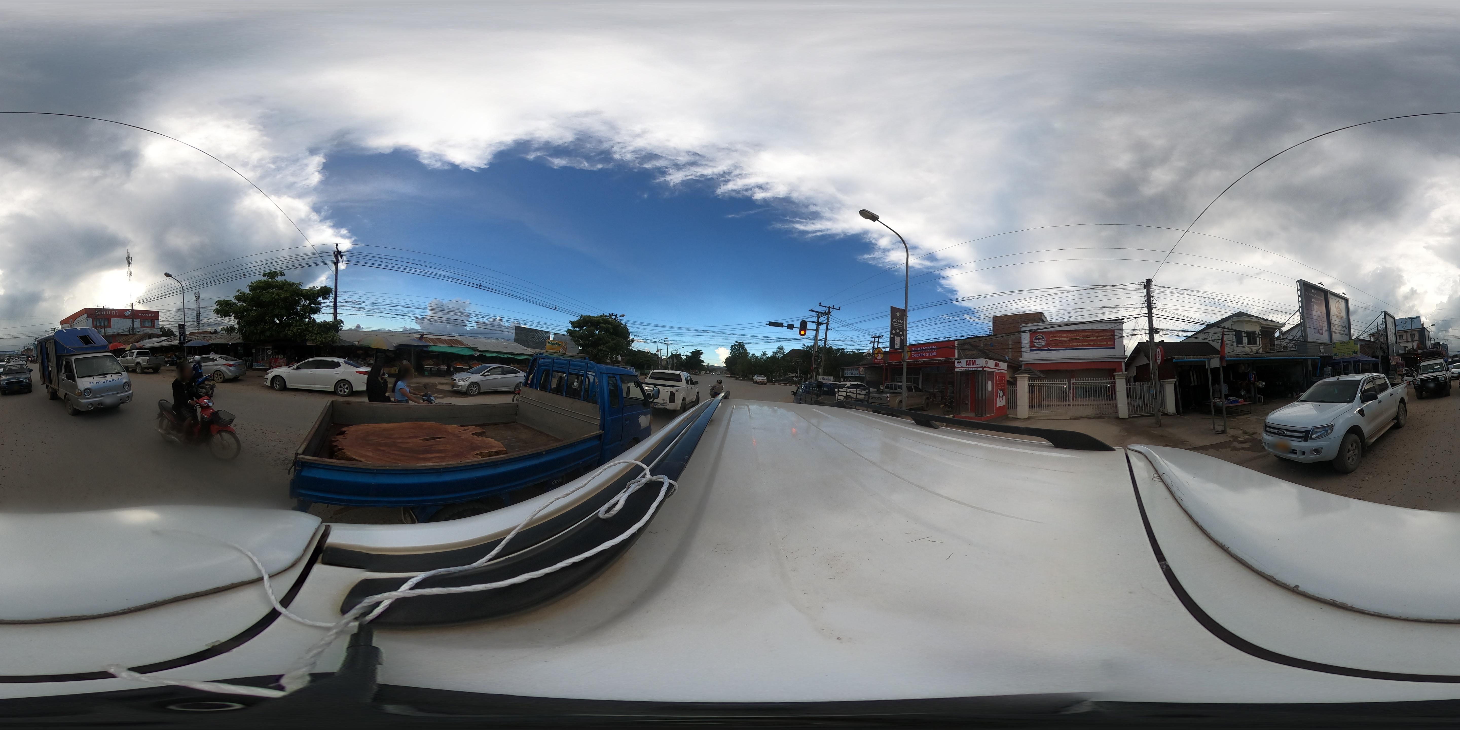 Street view of Muang Phônsavan