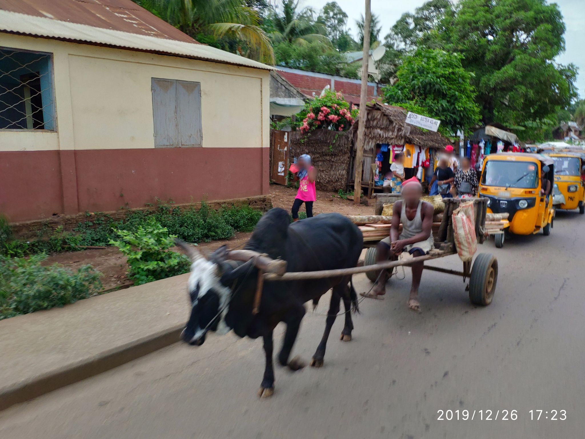 Street view of Hell-Ville