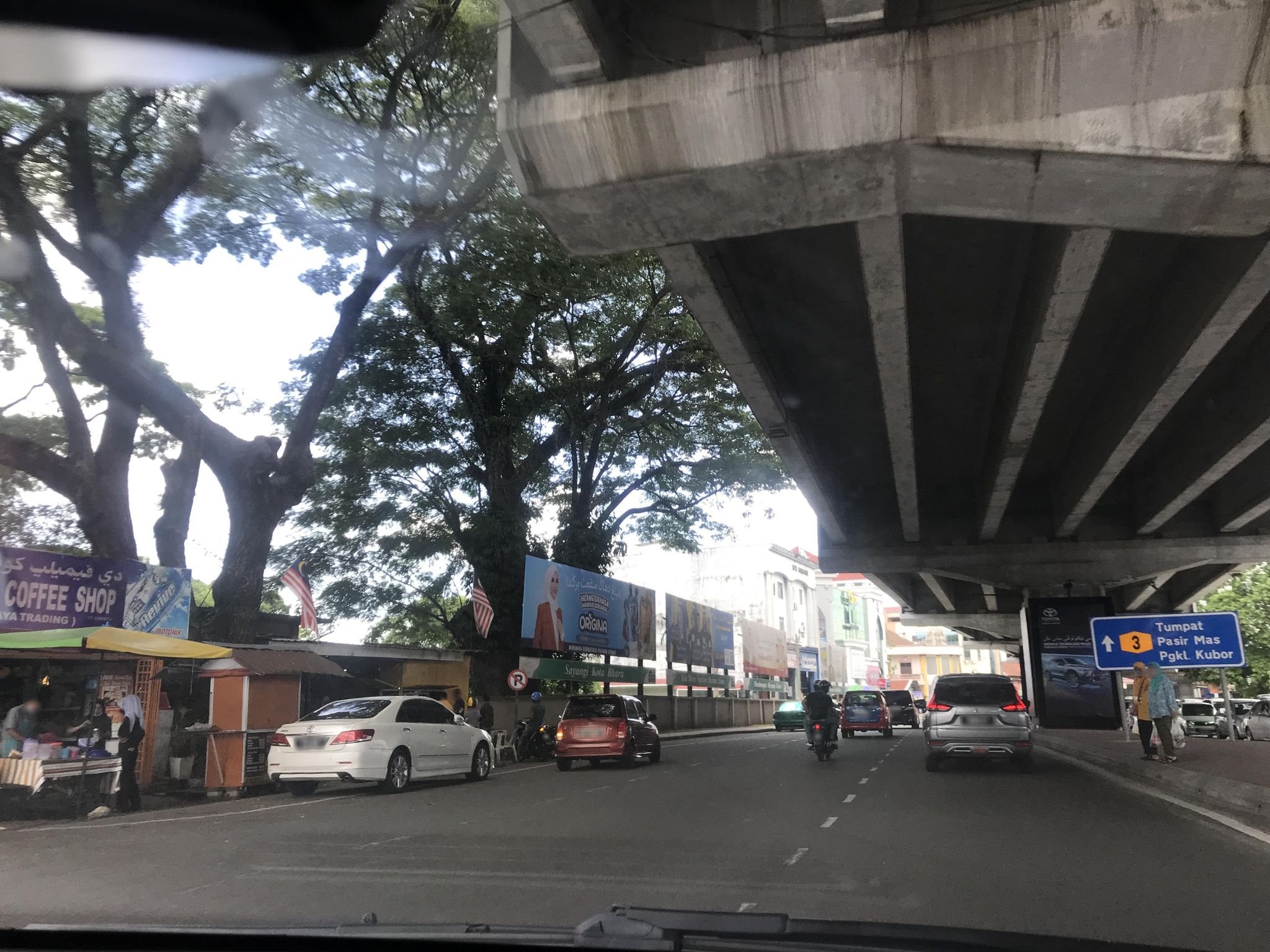 Street view of Kampung Wakaf Sku