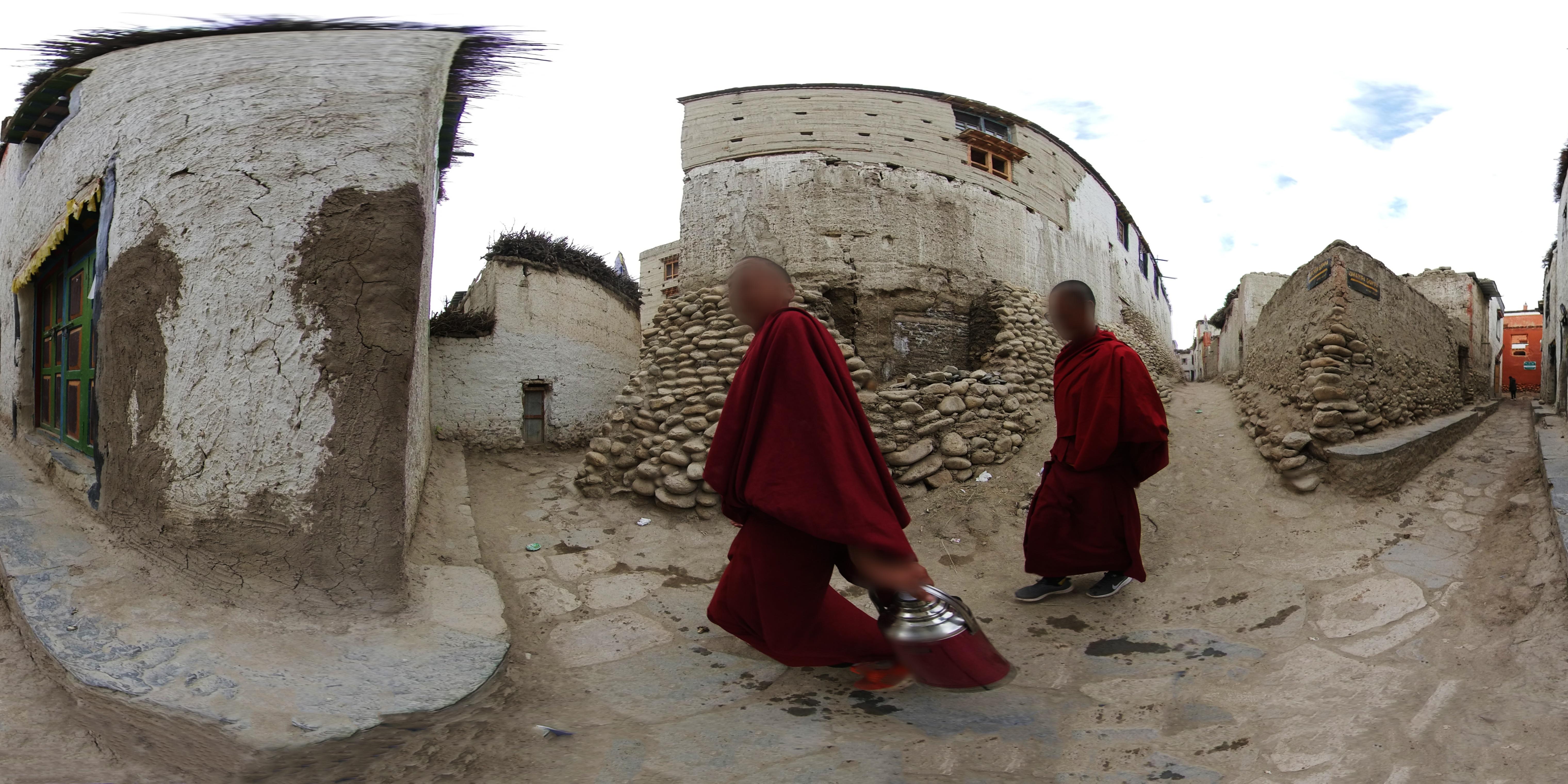 Street view of Mustāng