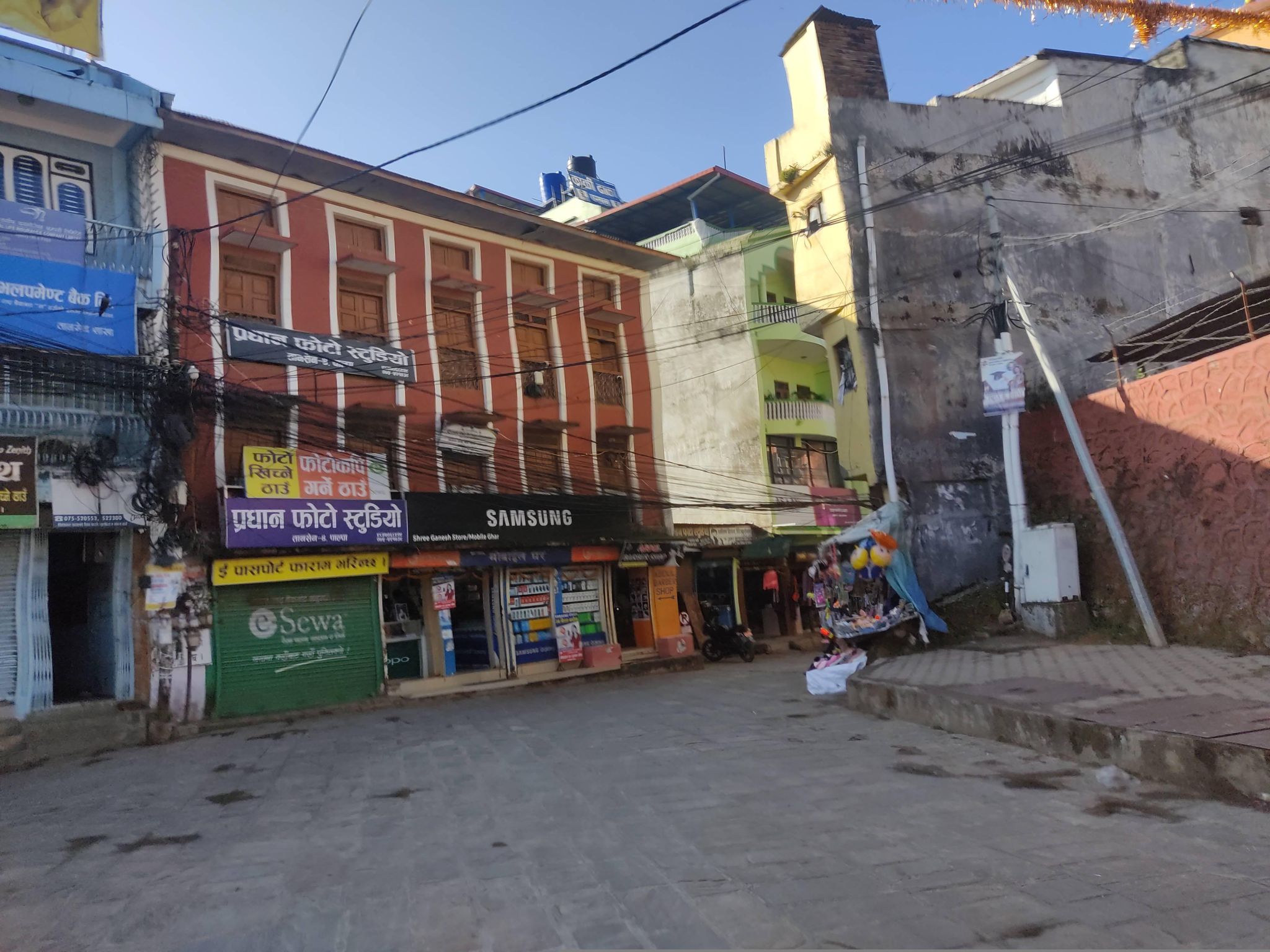 Street view of Tānsen
