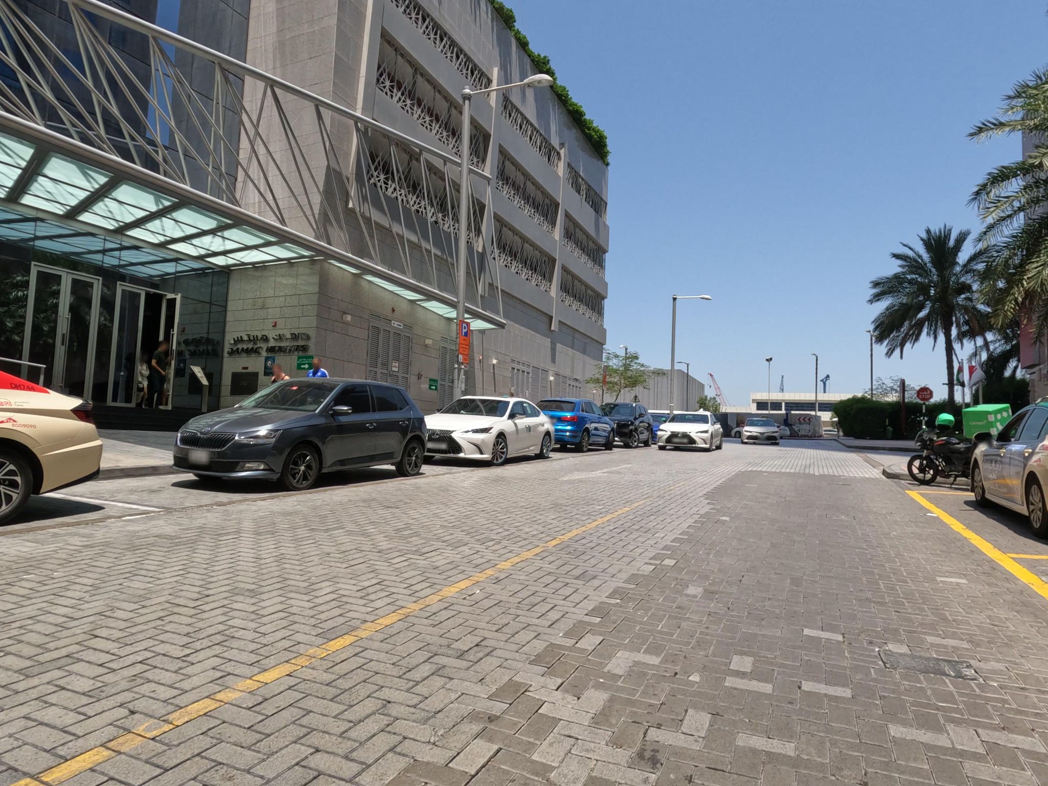 Street view of Dubai Marina