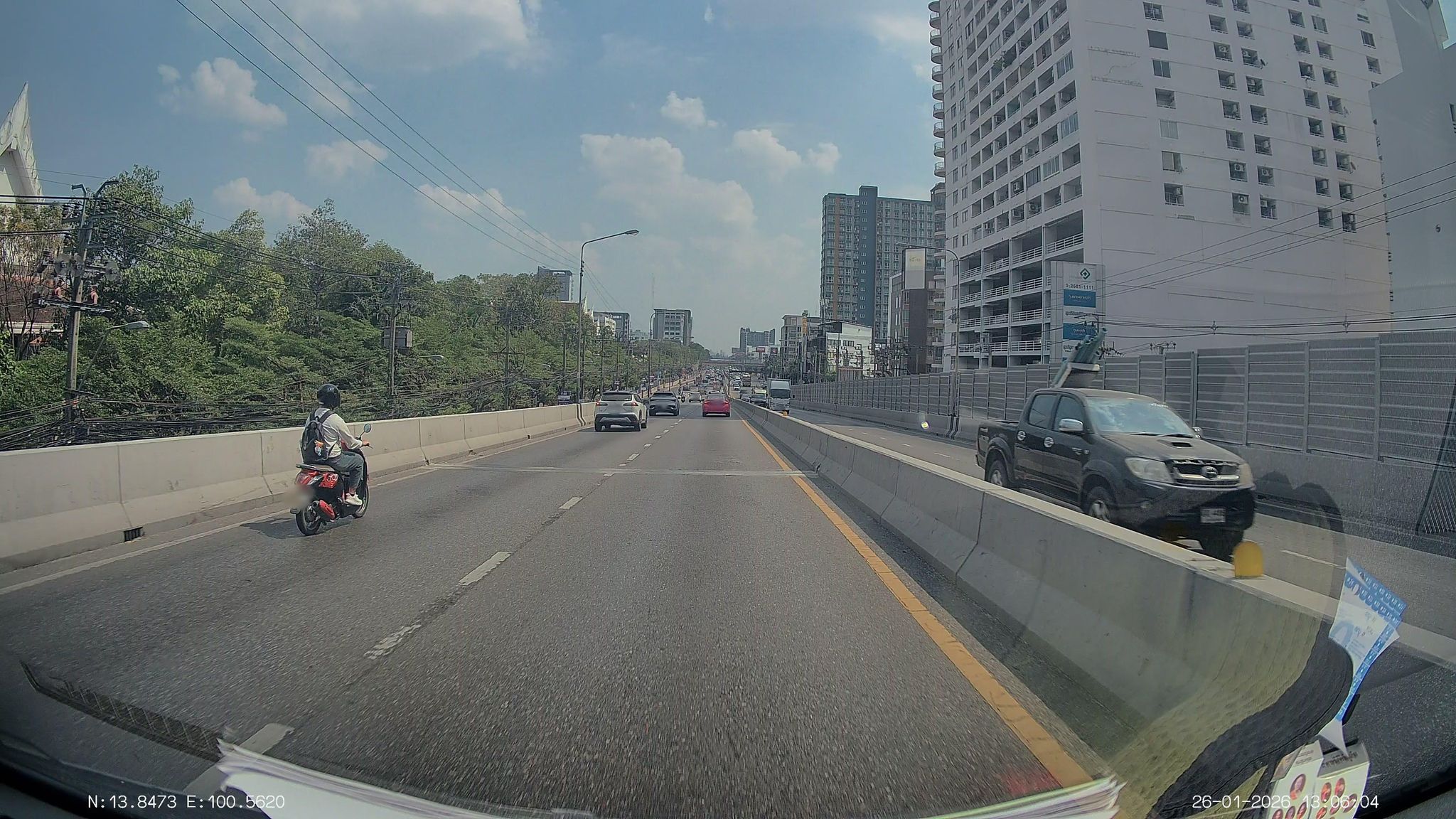 Street view of Lat Yao