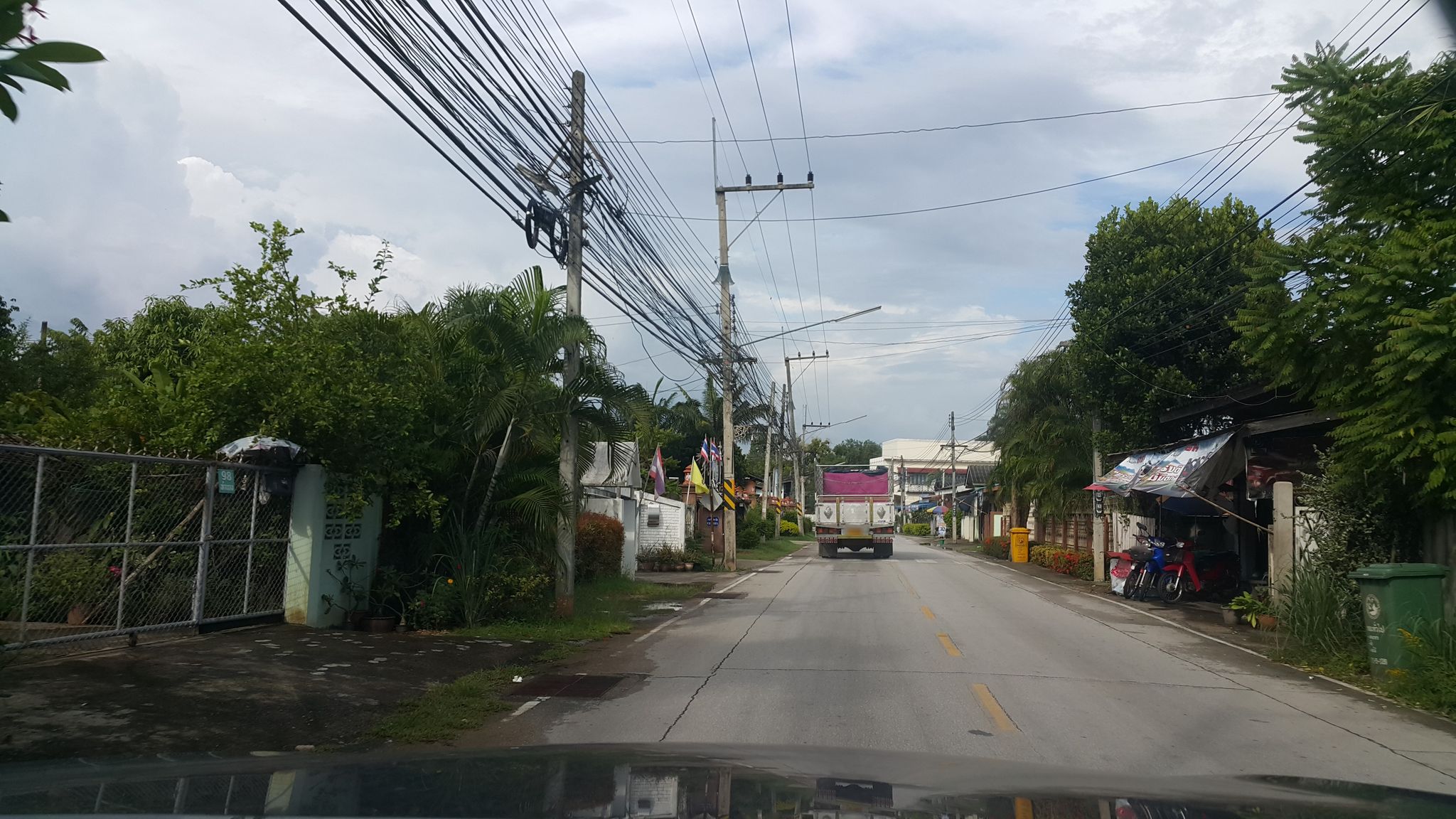 Street view of Thoen