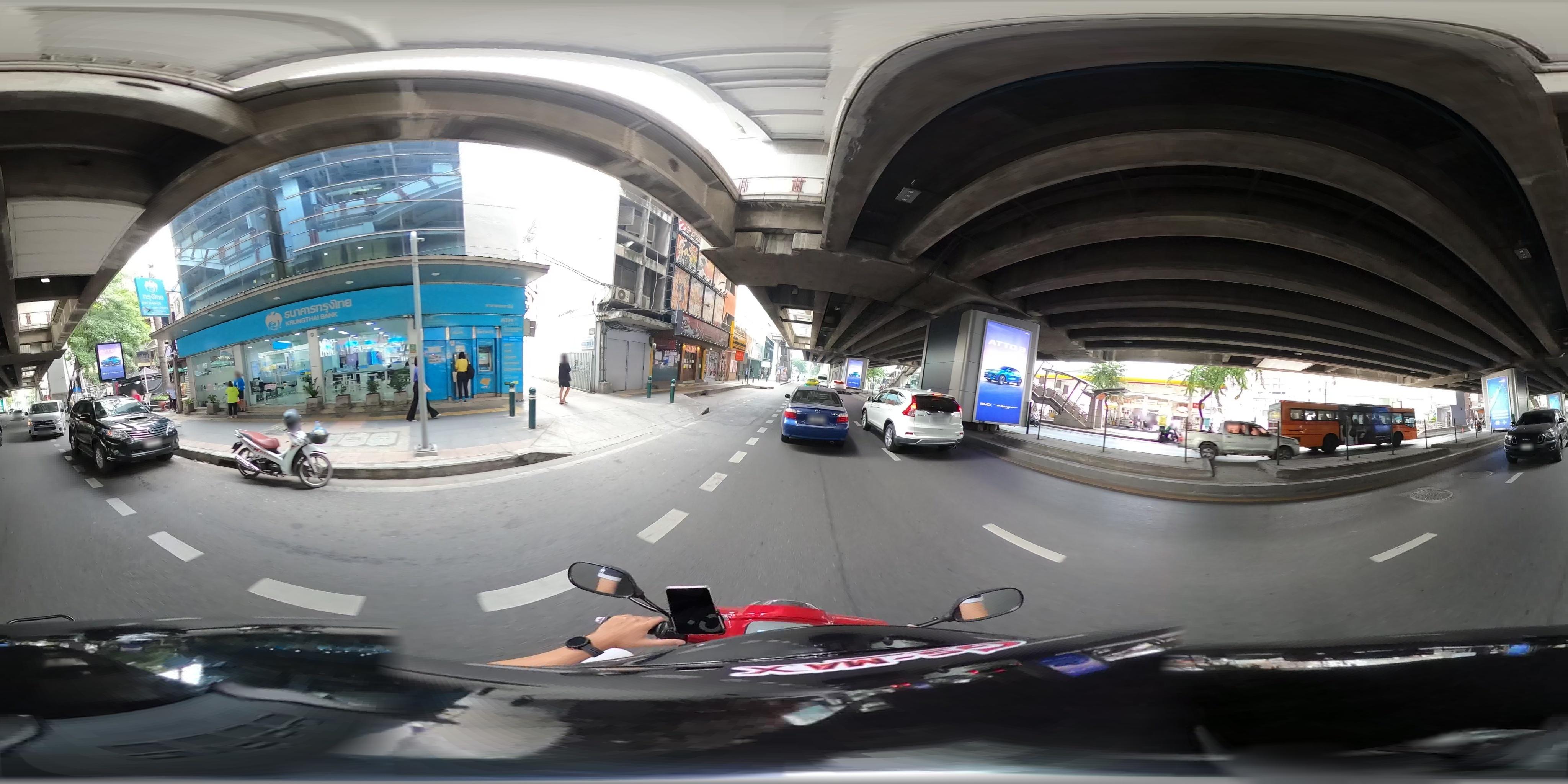 Street view of Phaya Thai