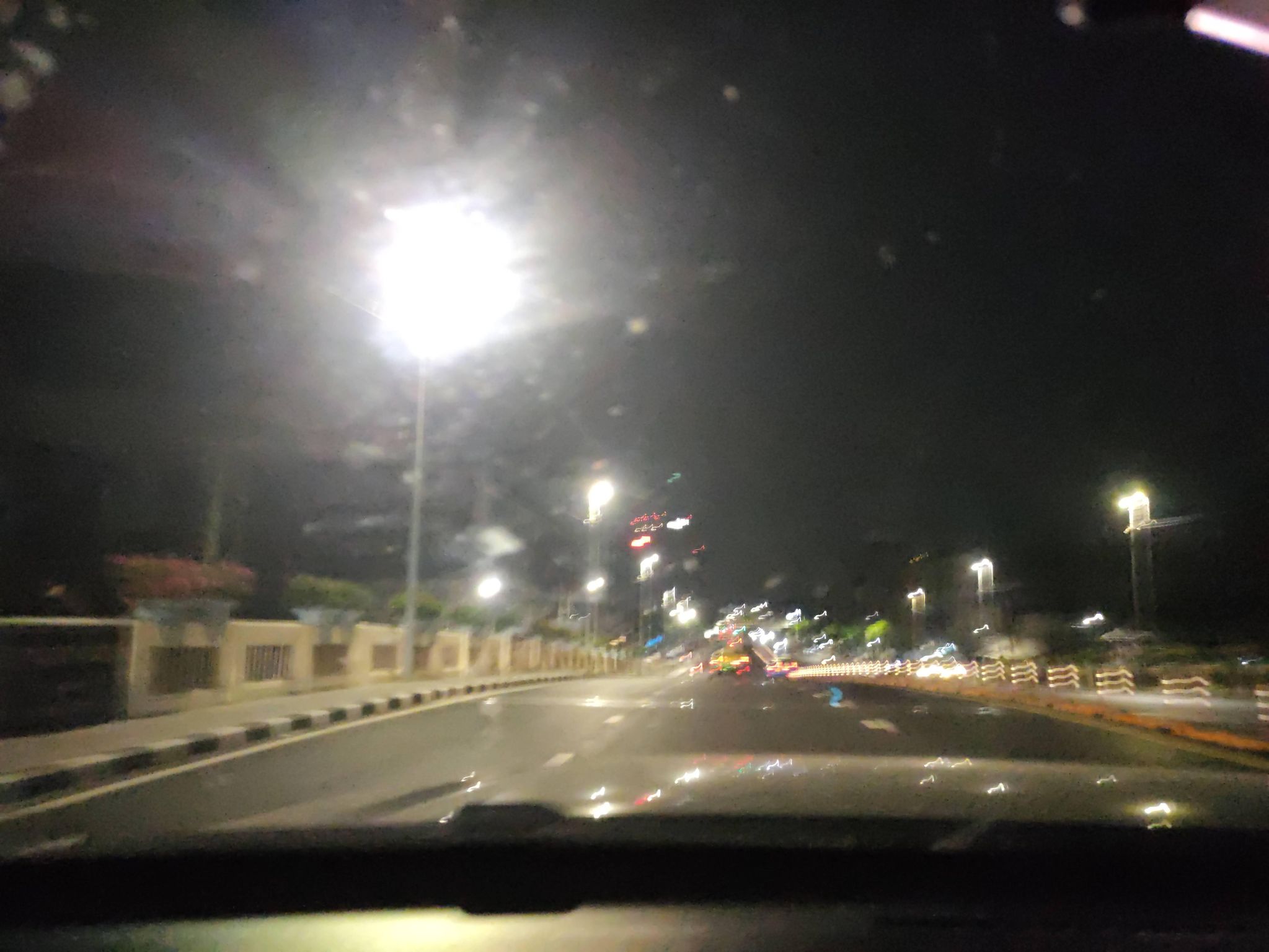 Street view of Thon Buri