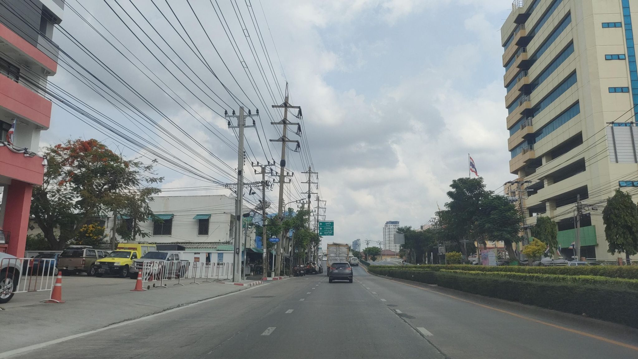 Street view of Rat Burana