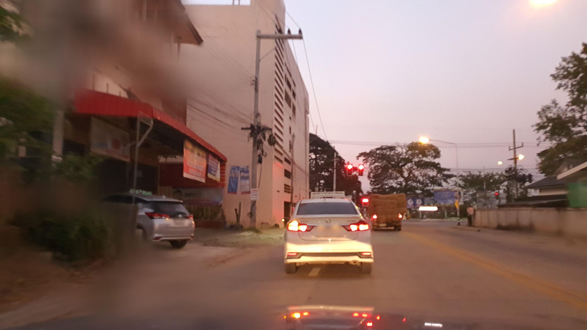 Street view of Dok Kham Tai