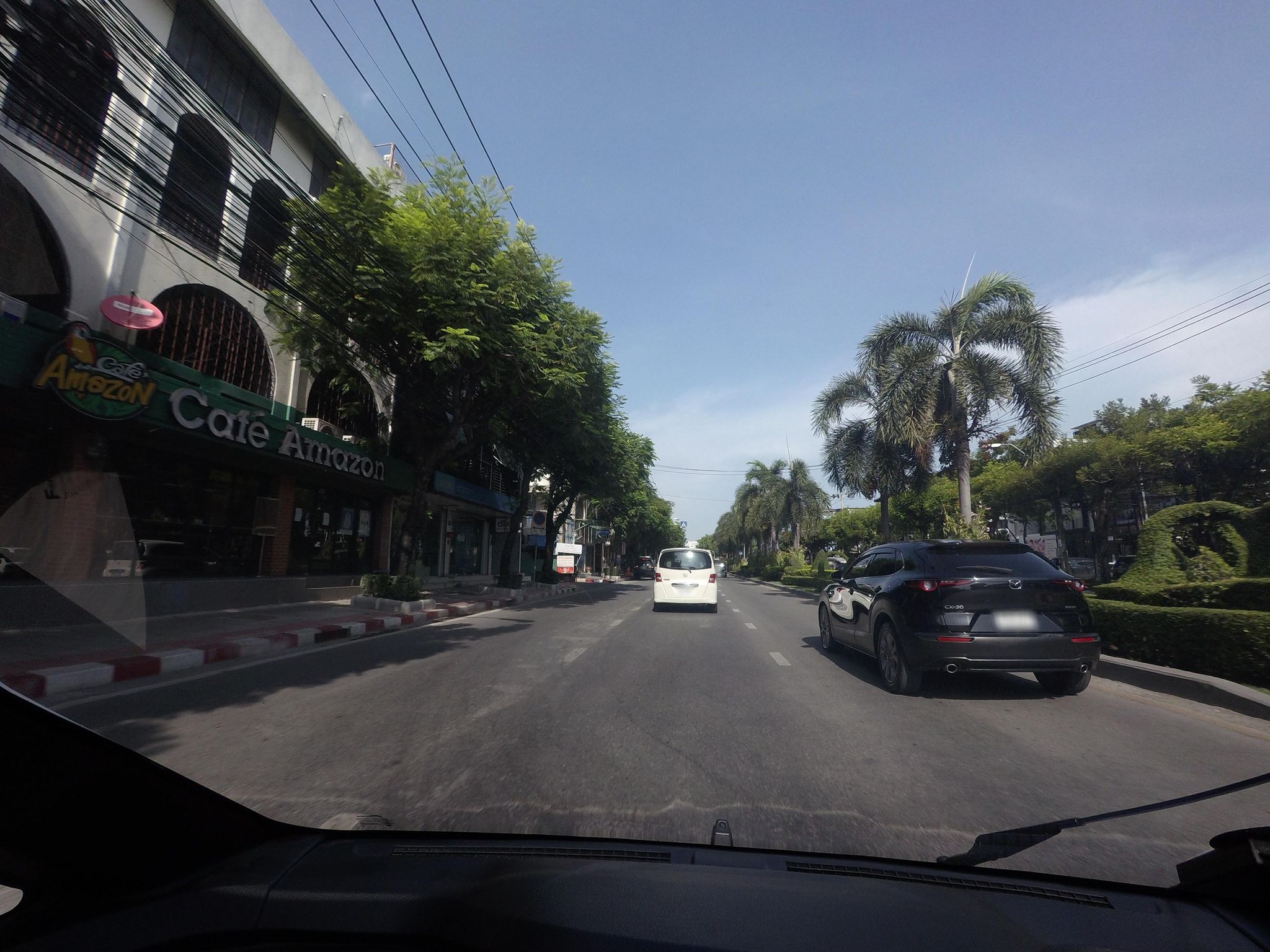 Street view of Suan Luang