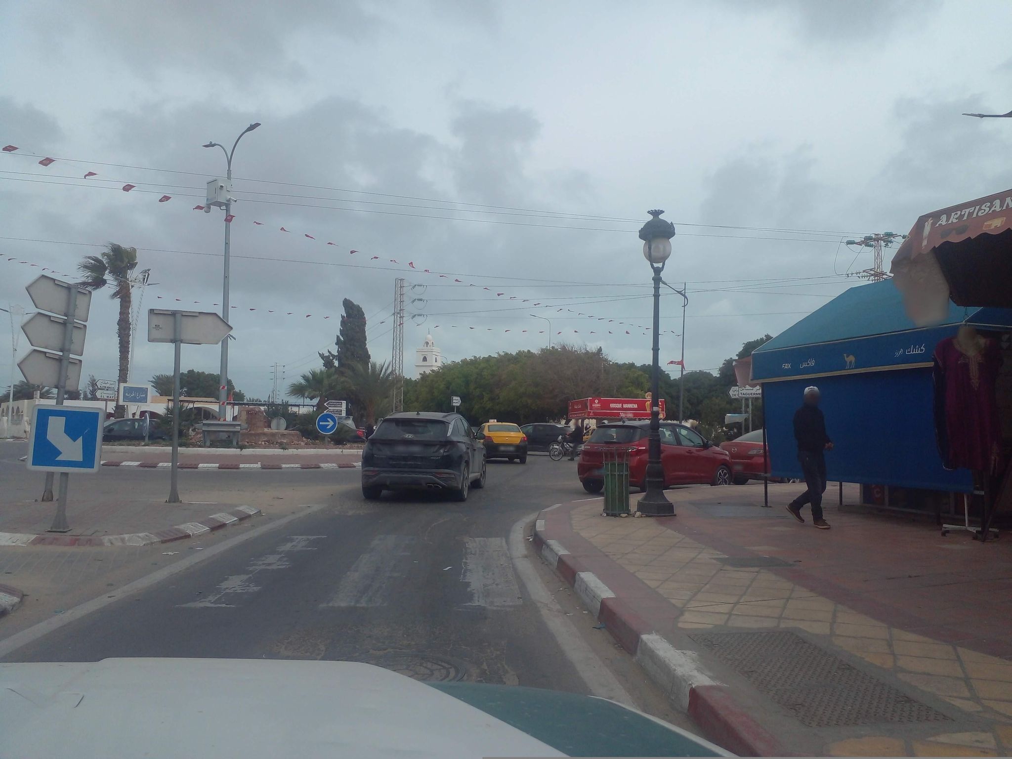 Street view of Midoun