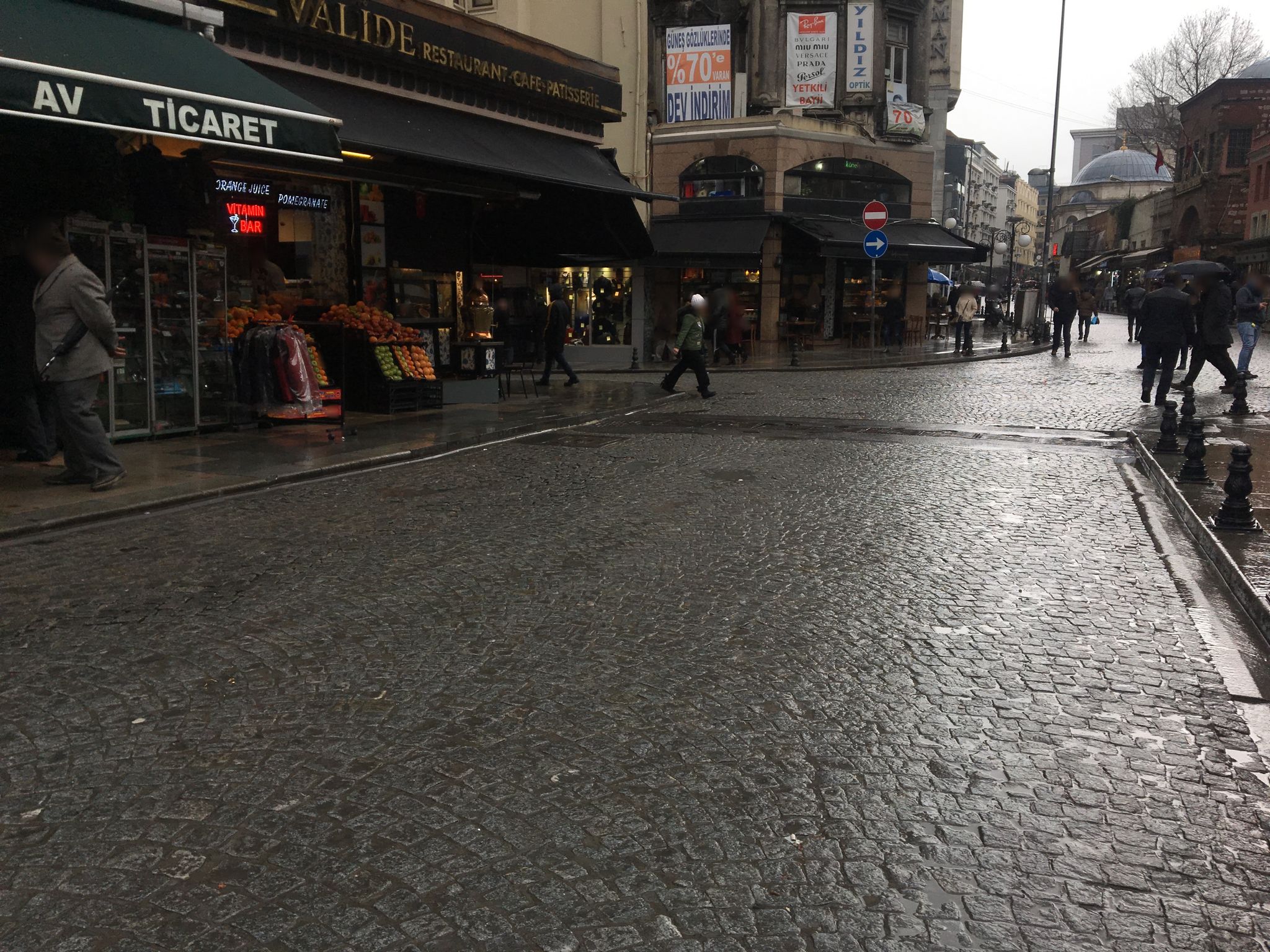 Street view of Eminönü