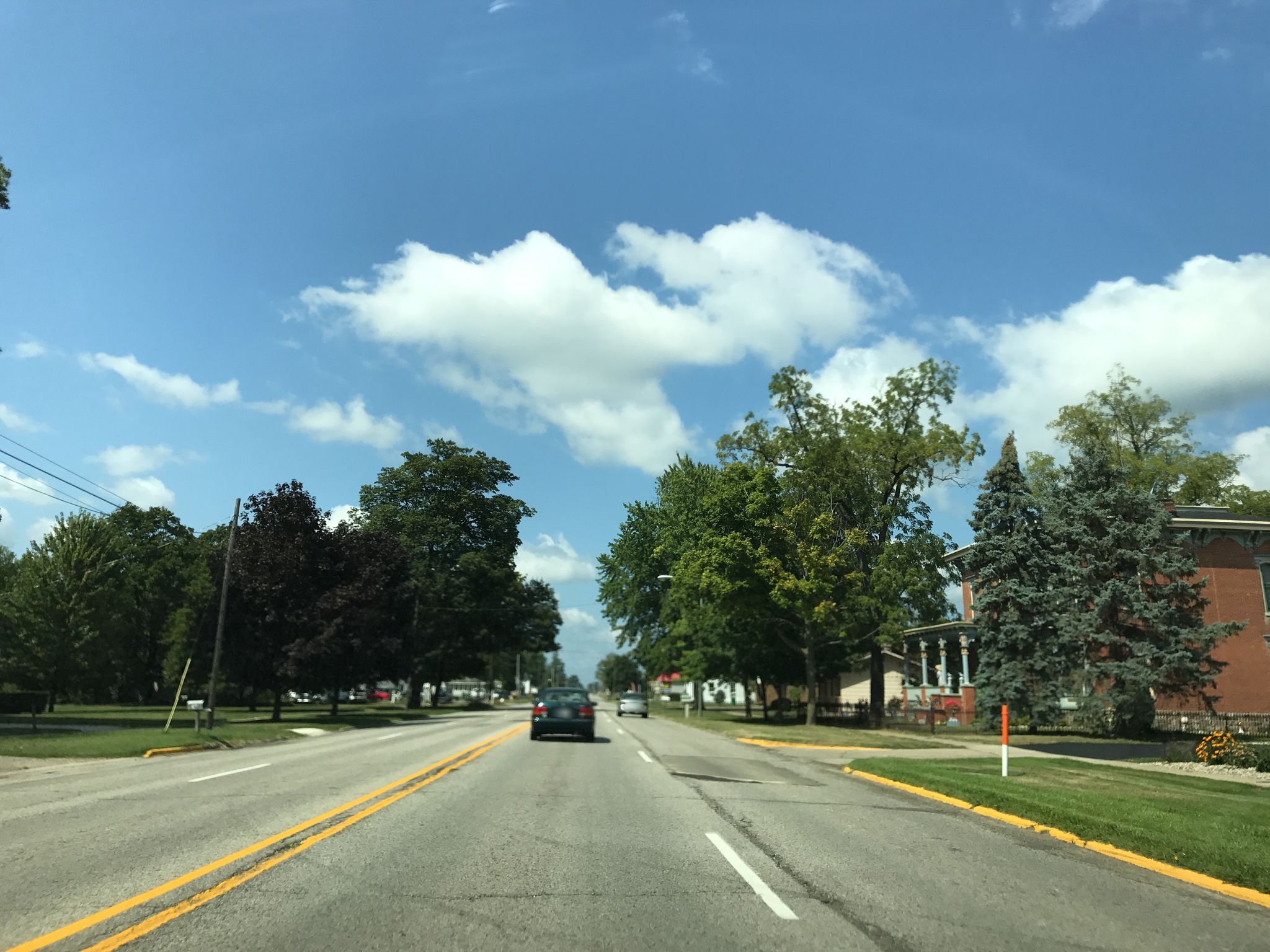 Street view of White Pigeon