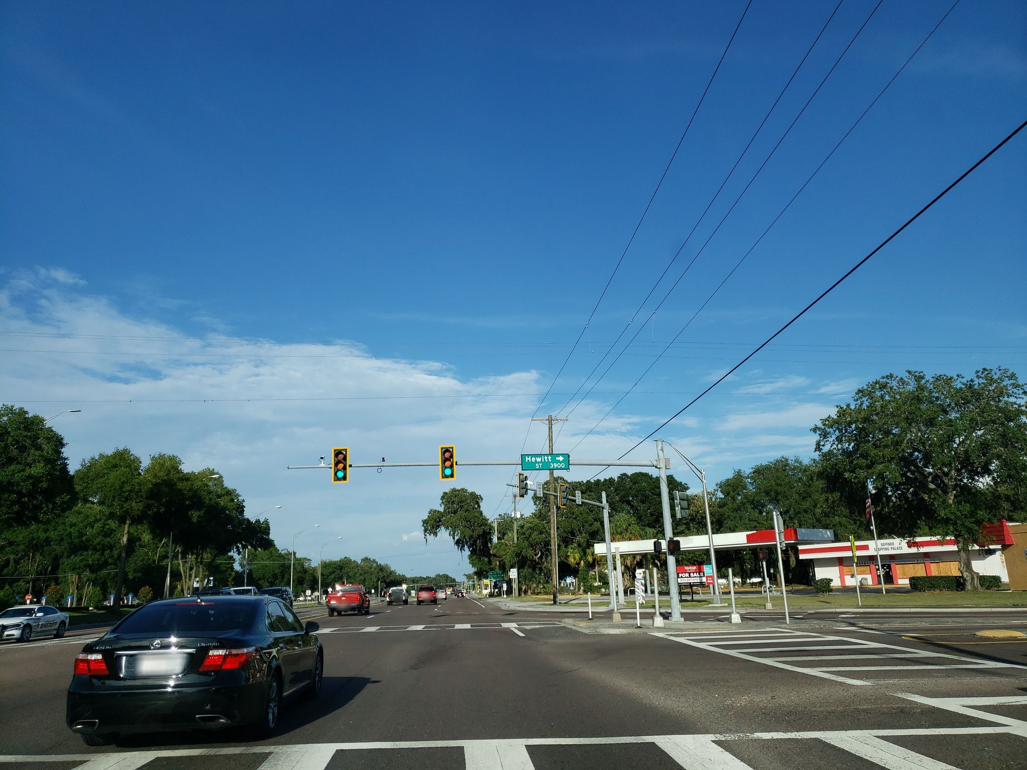 Street view of Mango
