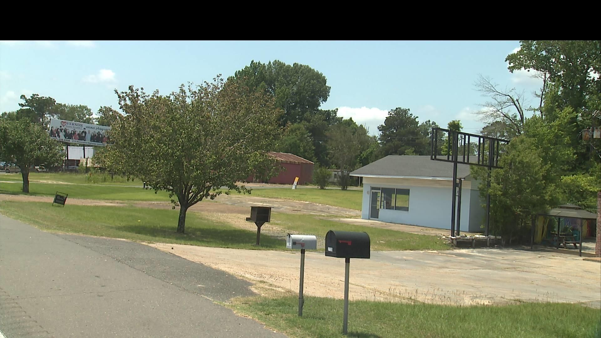 Street view of New Llano