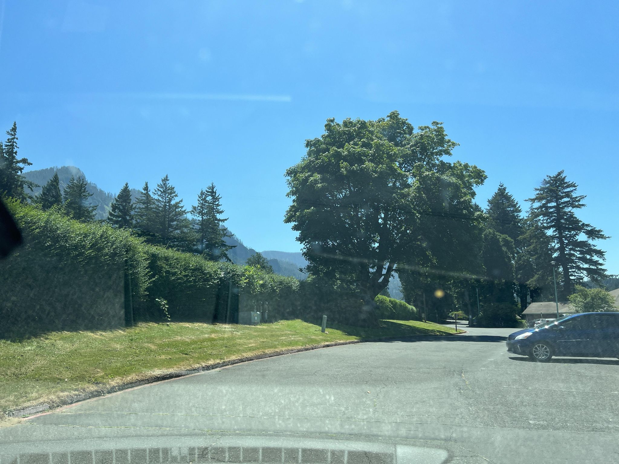 Street view of Cascade Locks