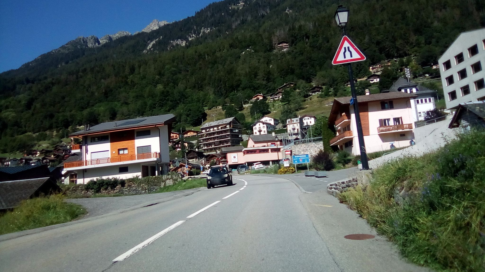Street view of Salvan