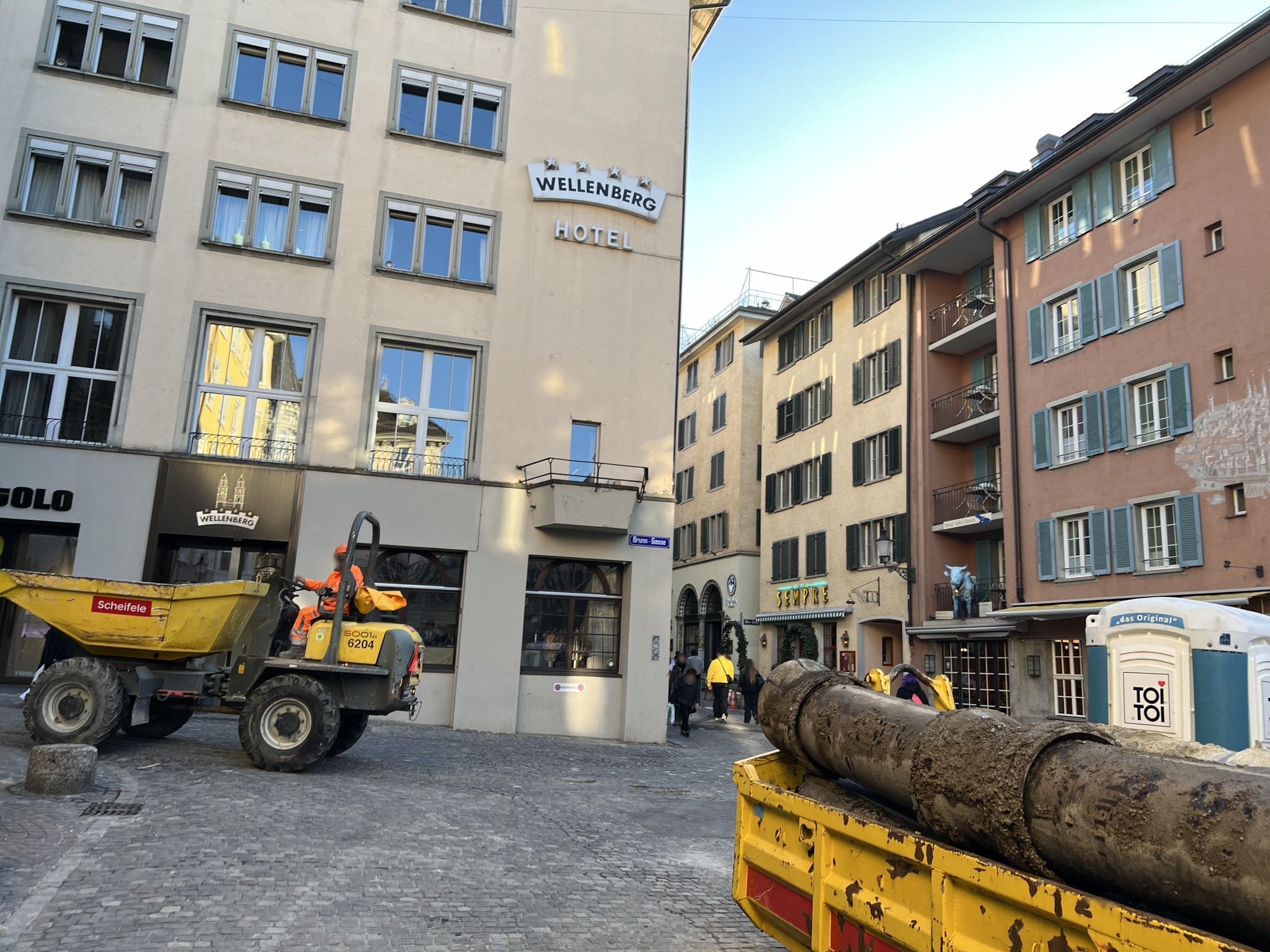 Street view of Zürich (Kreis 1) / Rathaus