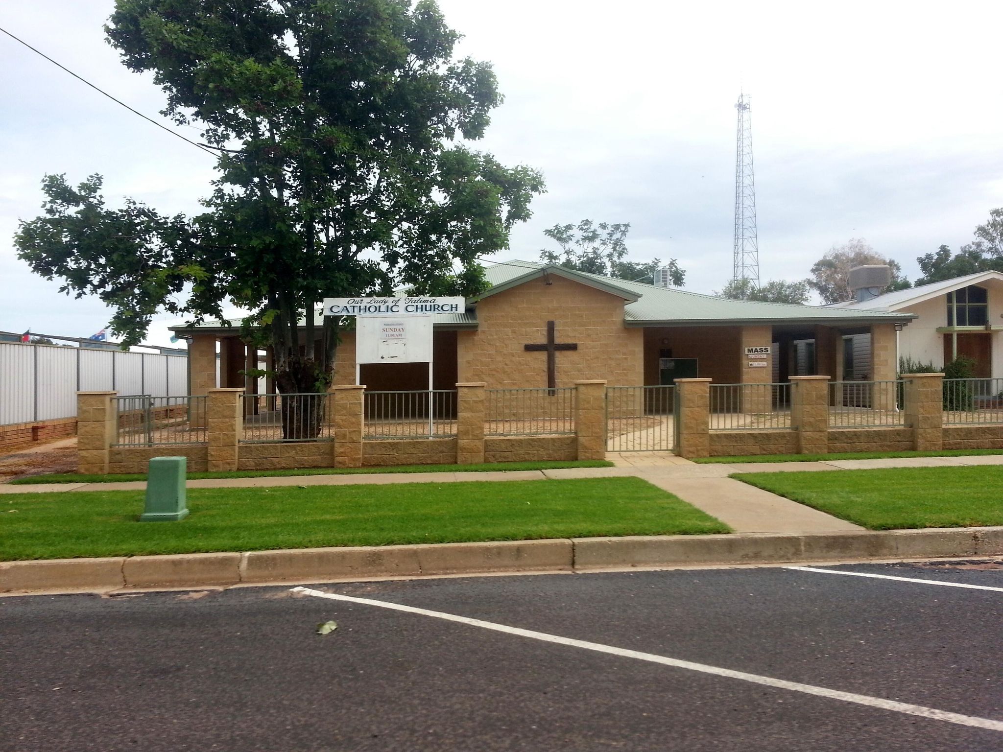 Street view of Lightning Ridge