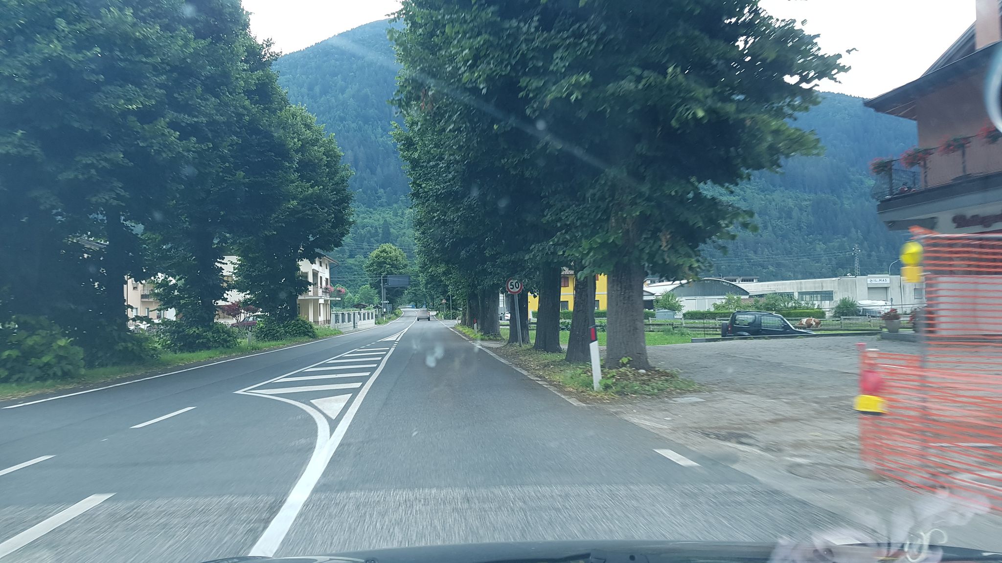 Street view of Sutrio