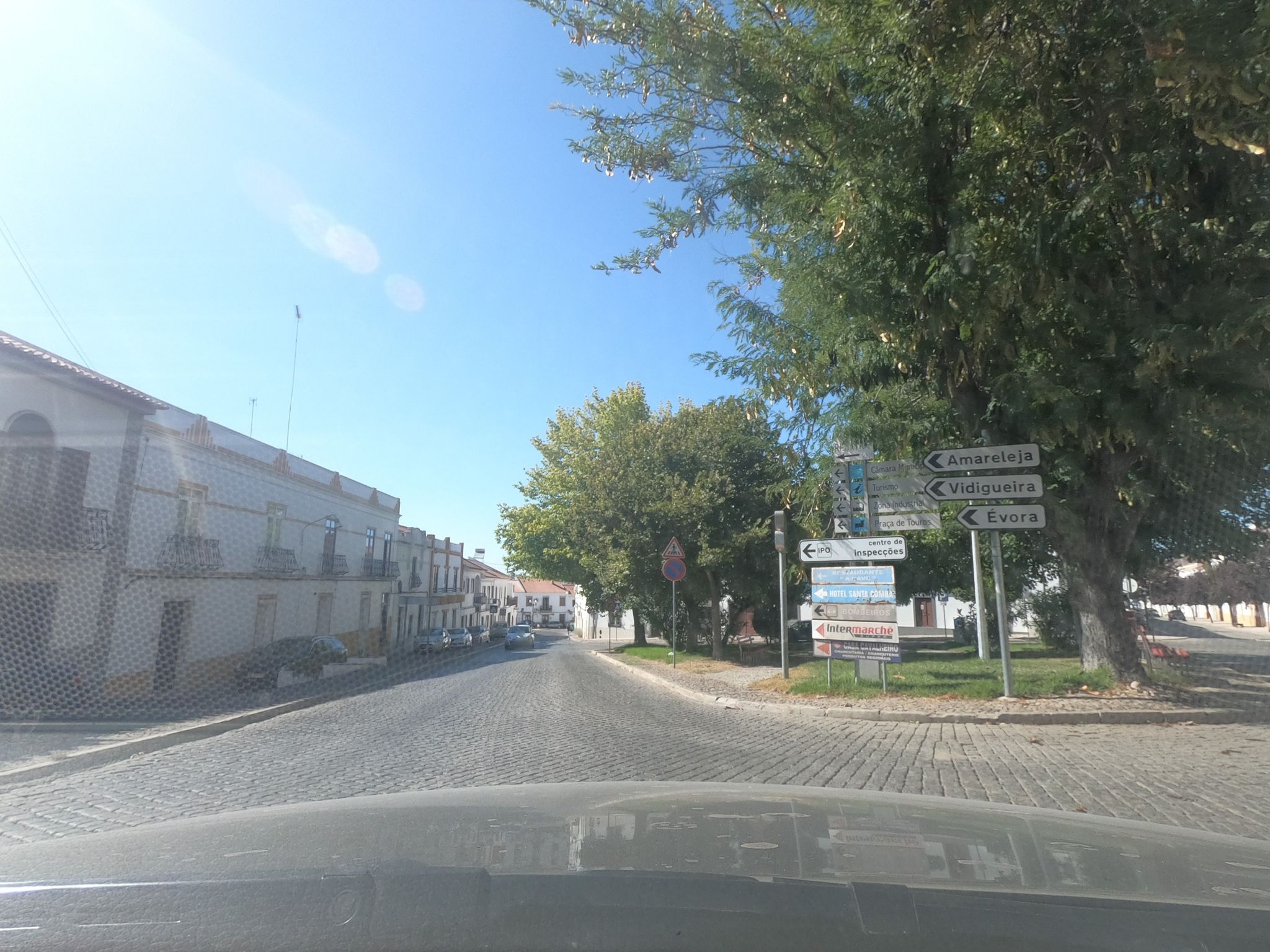 Street view of Moura