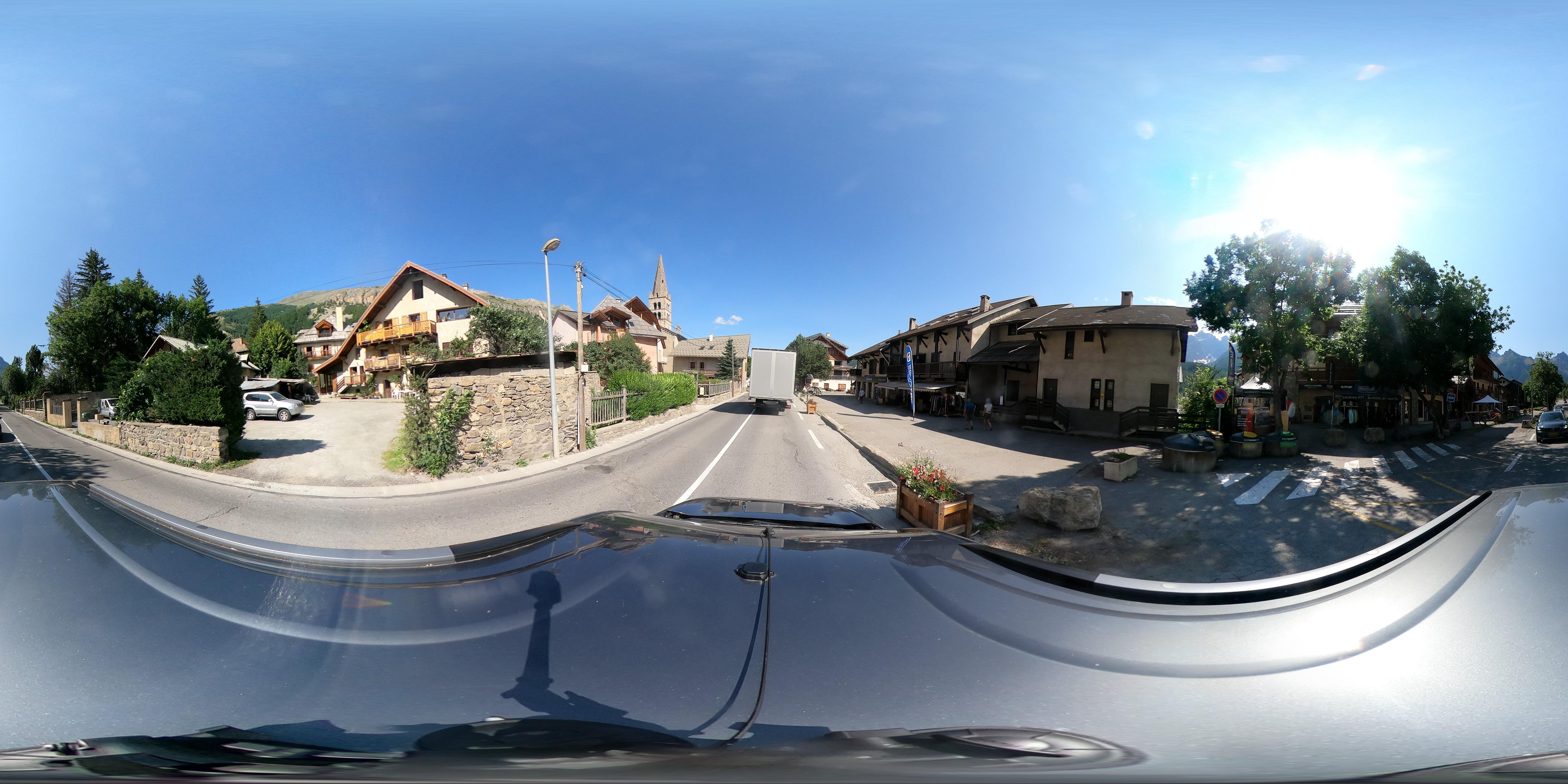 Street view of Le Monêtier-les-Bains