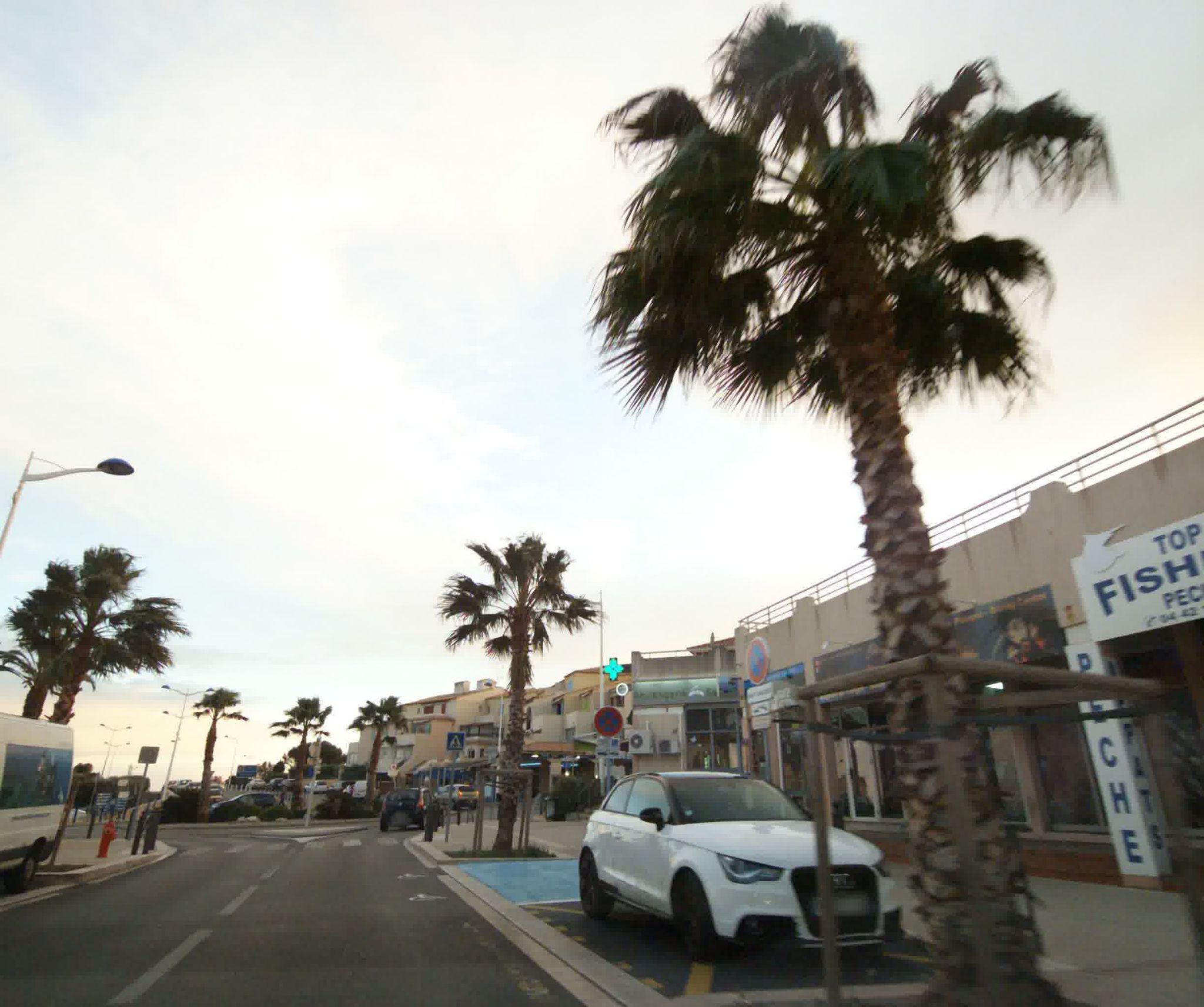 Street view of Sausset-les-Pins