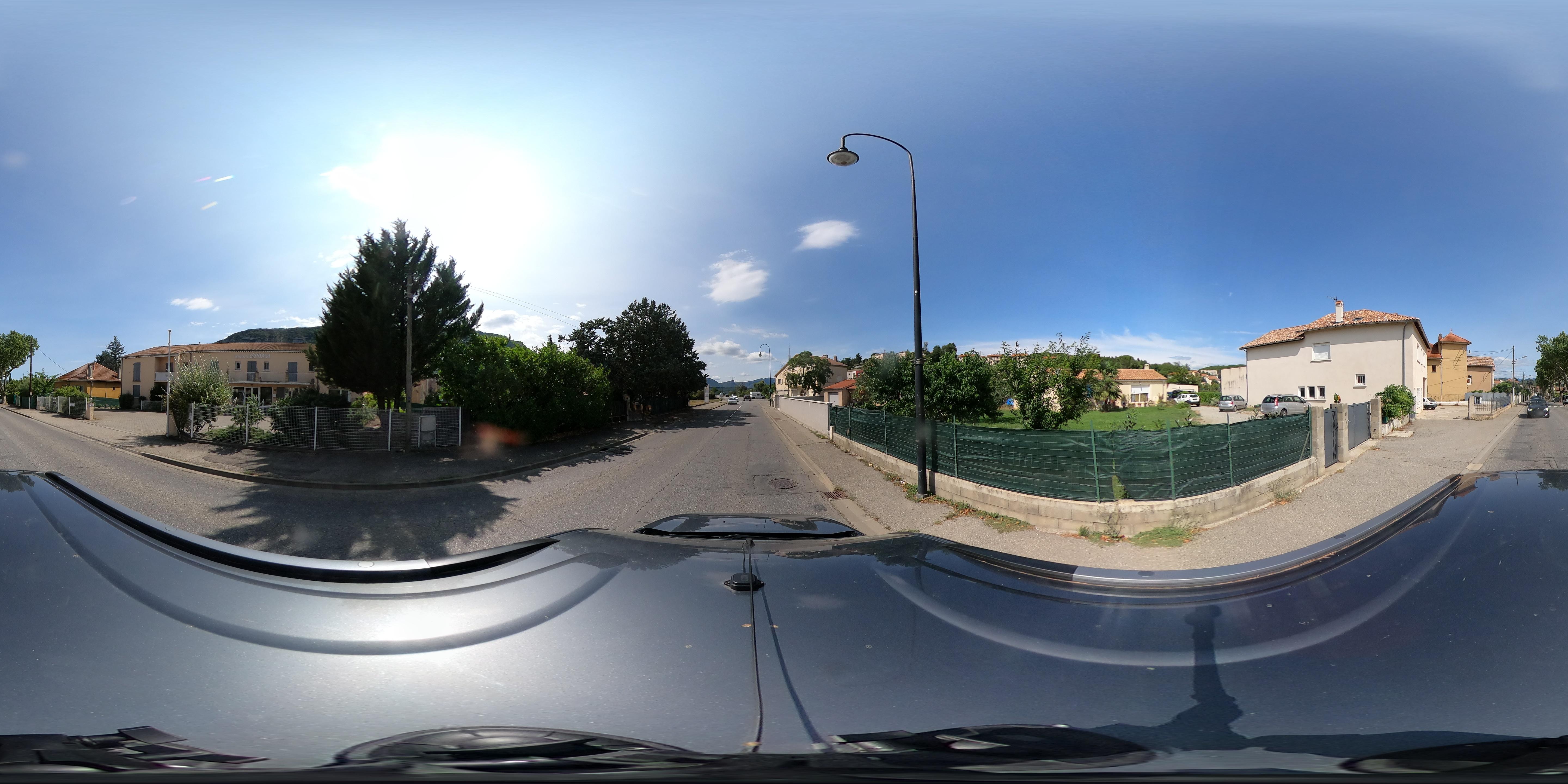 Street view of Laragne-Montéglin
