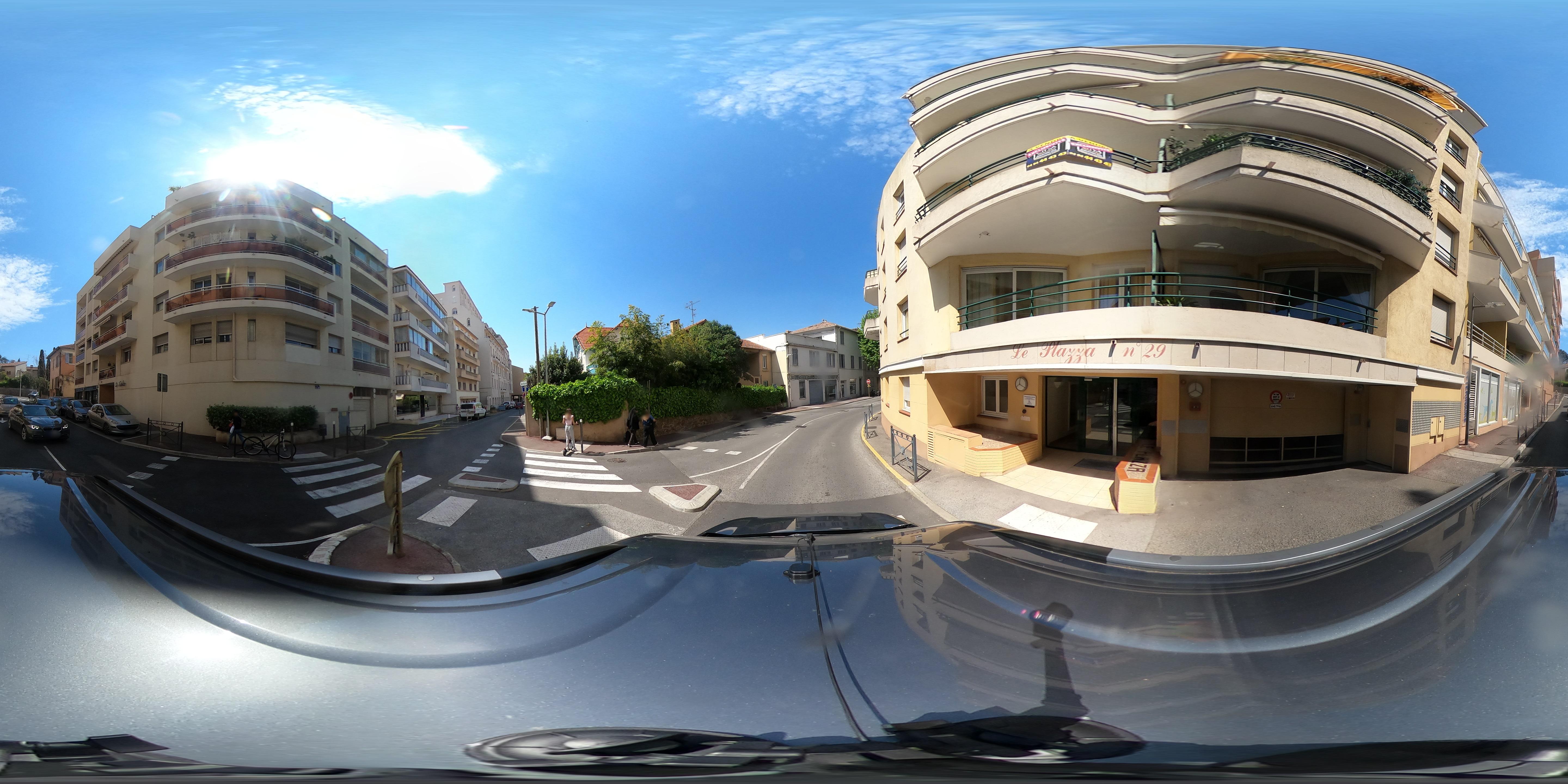 Street view of Saint-Raphaël