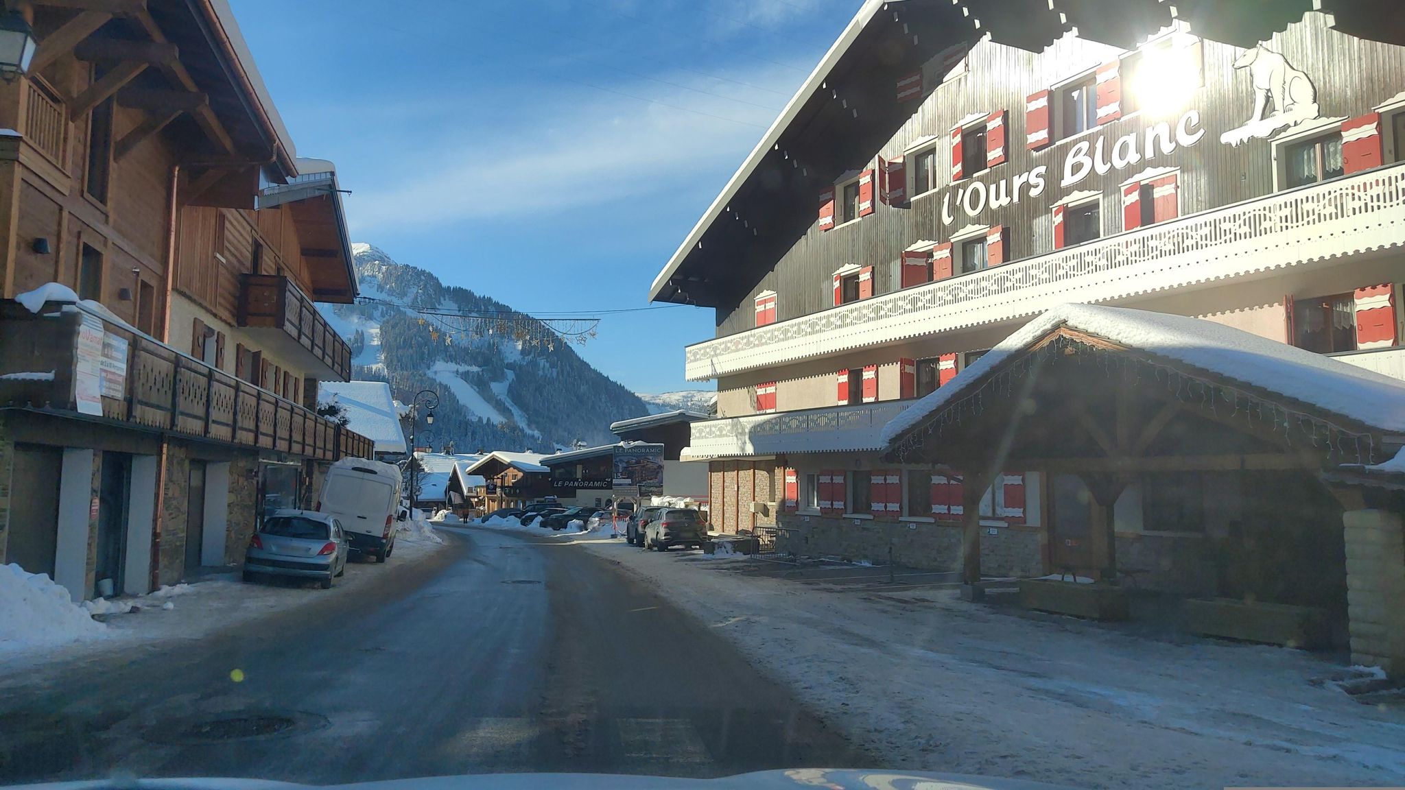 Street view of Châtel