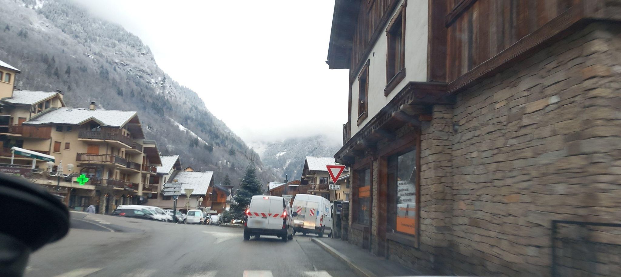 Street view of Bozel