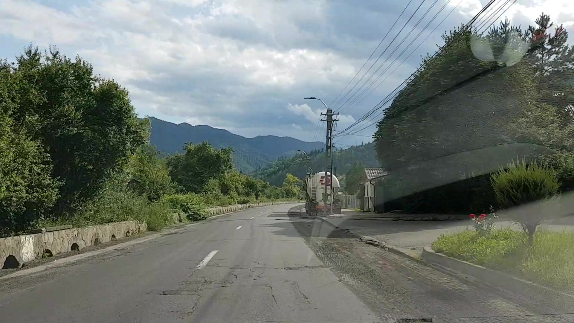 Street view of Dodeni