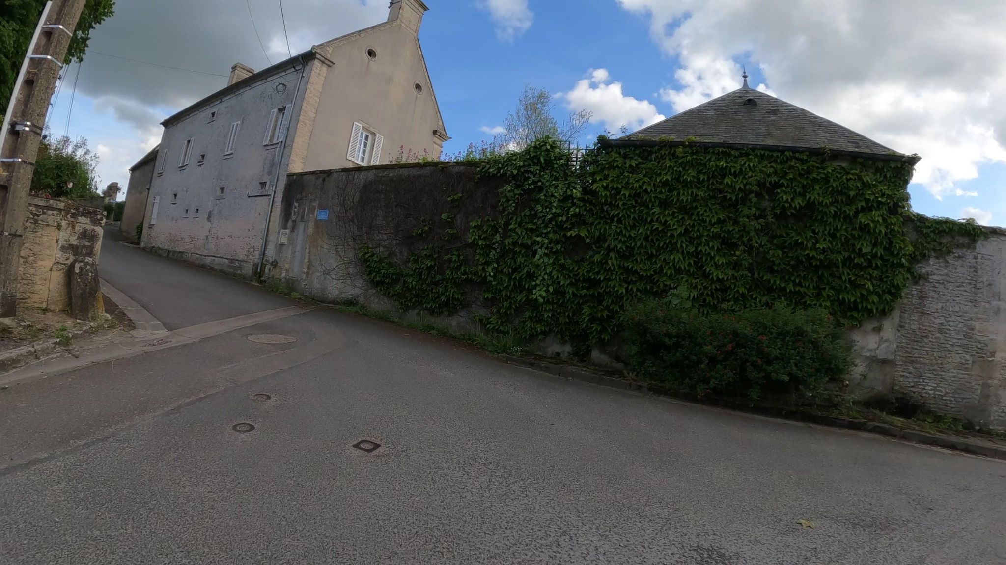 Street view of Ver-sur-Mer