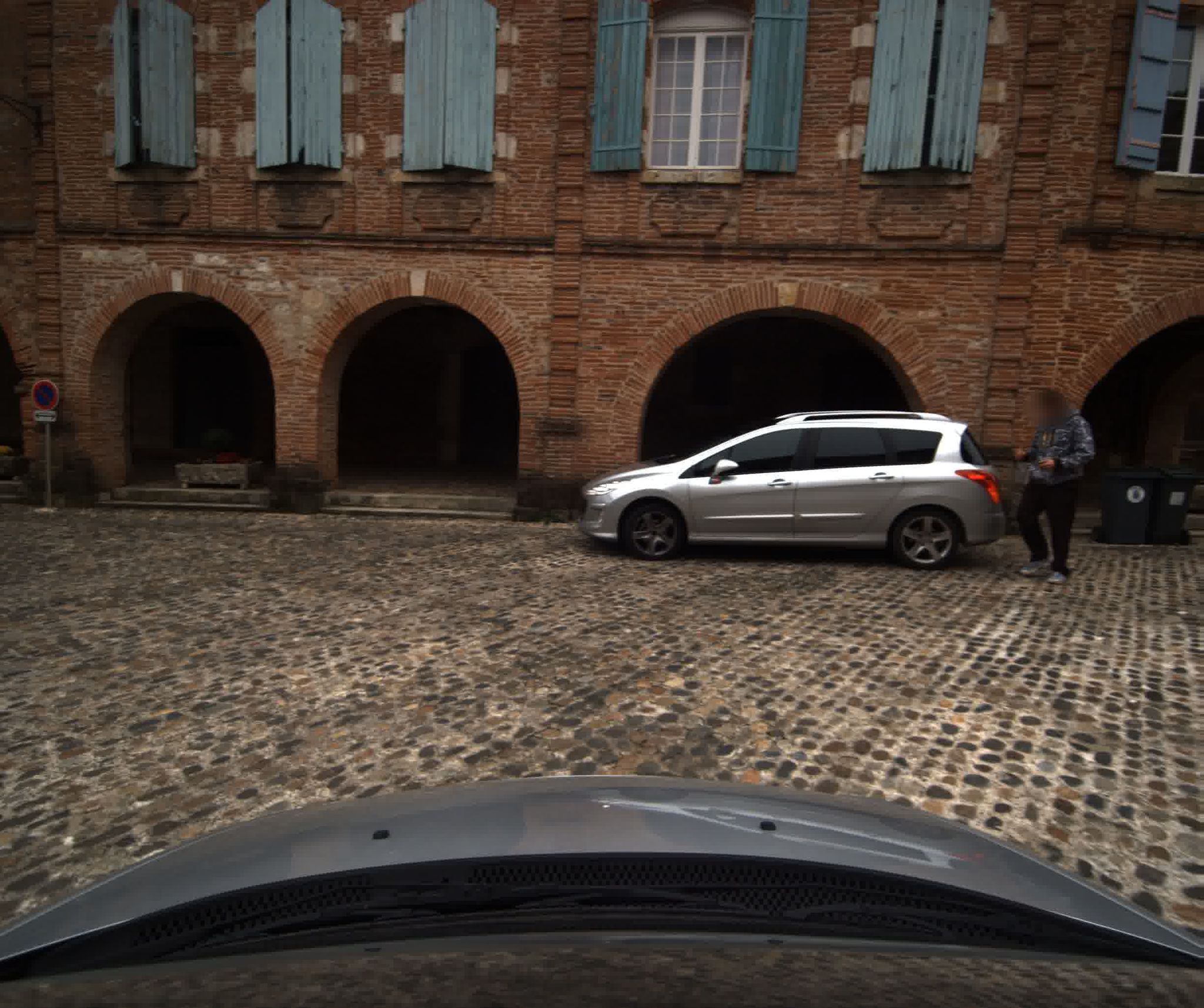 Street view of Auvillar