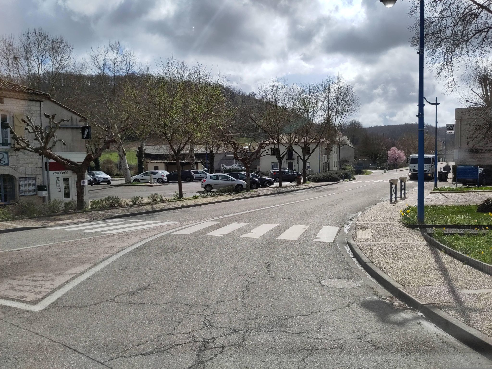 Street view of Montaigu-de-Quercy