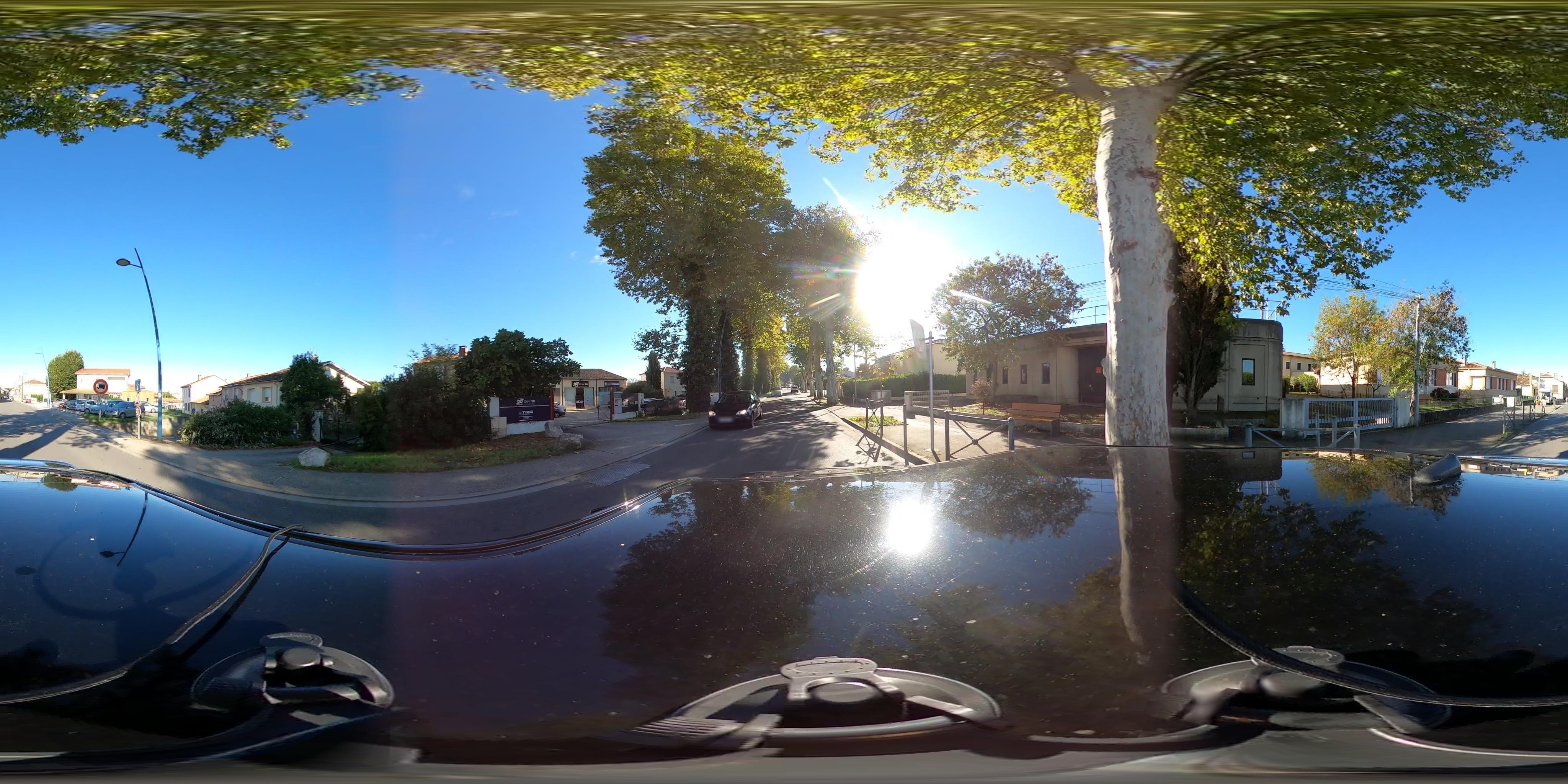 Street view of L'Isle-Jourdain