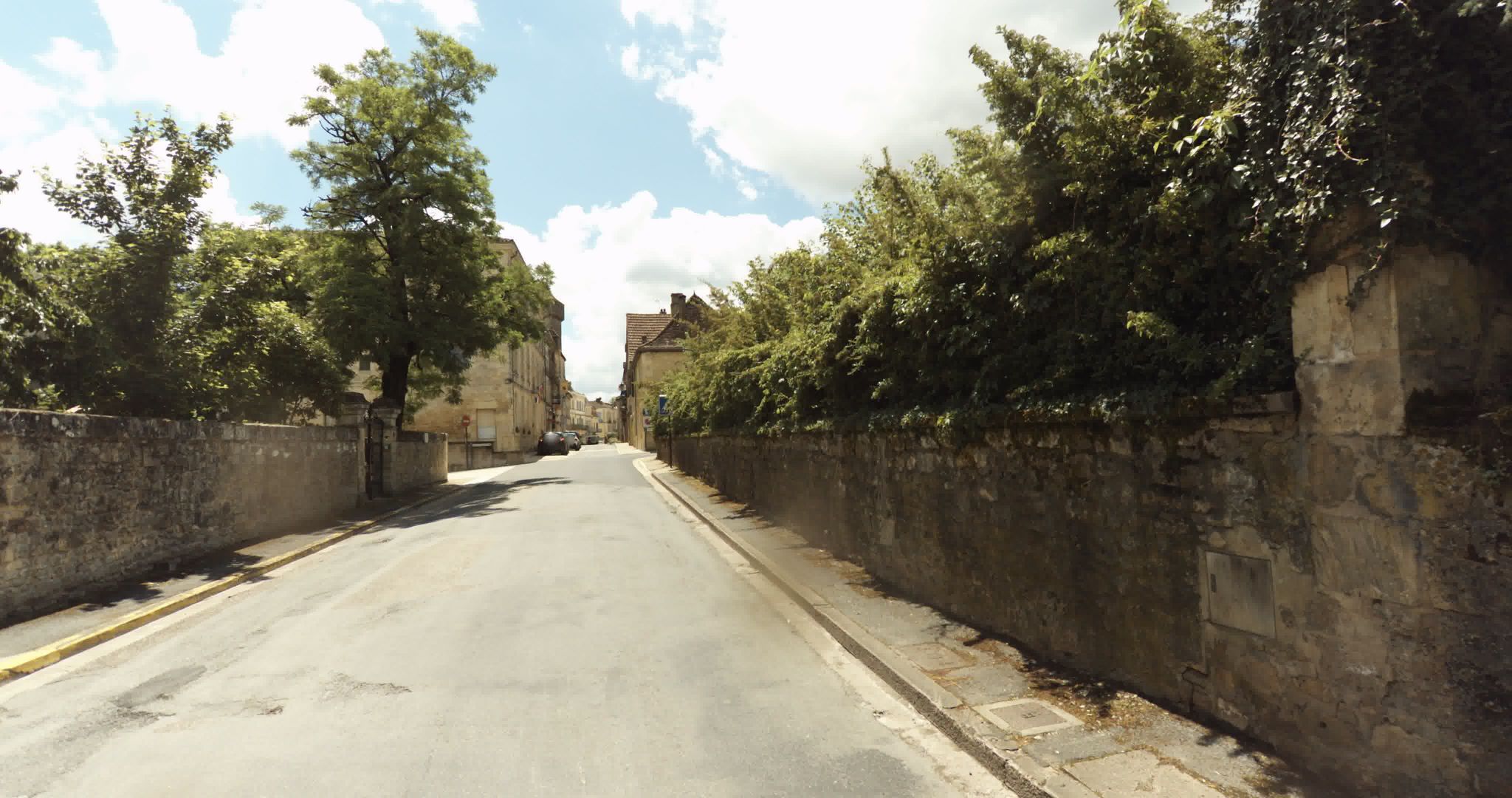 Street view of Beaumont-du-Périgord