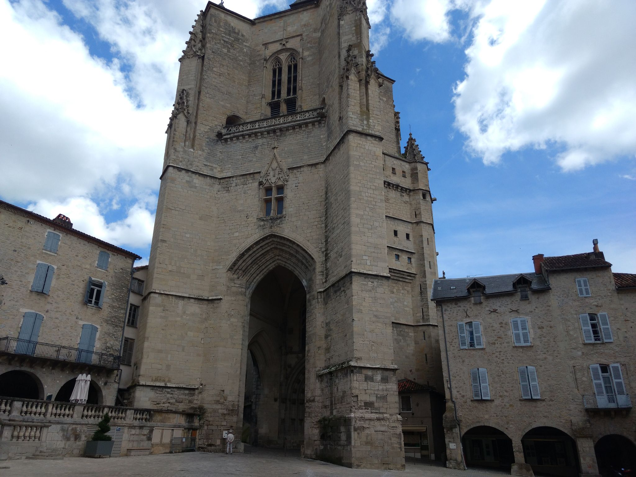 Street view of Villefranche-de-Rouergue