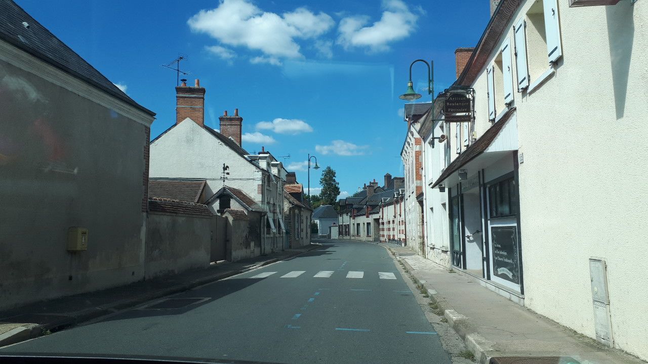 Street view of Bracieux