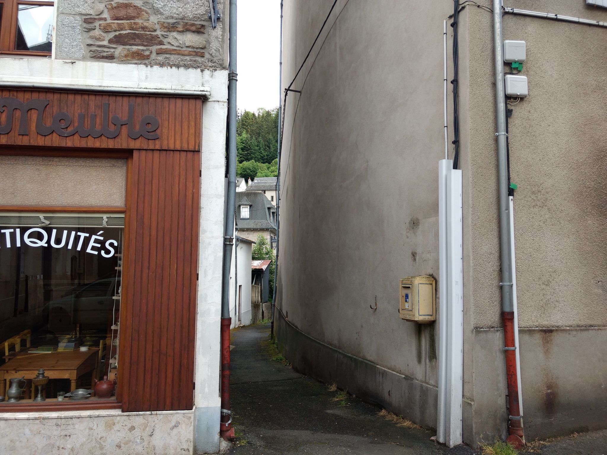 Street view of Chaudes-Aigues