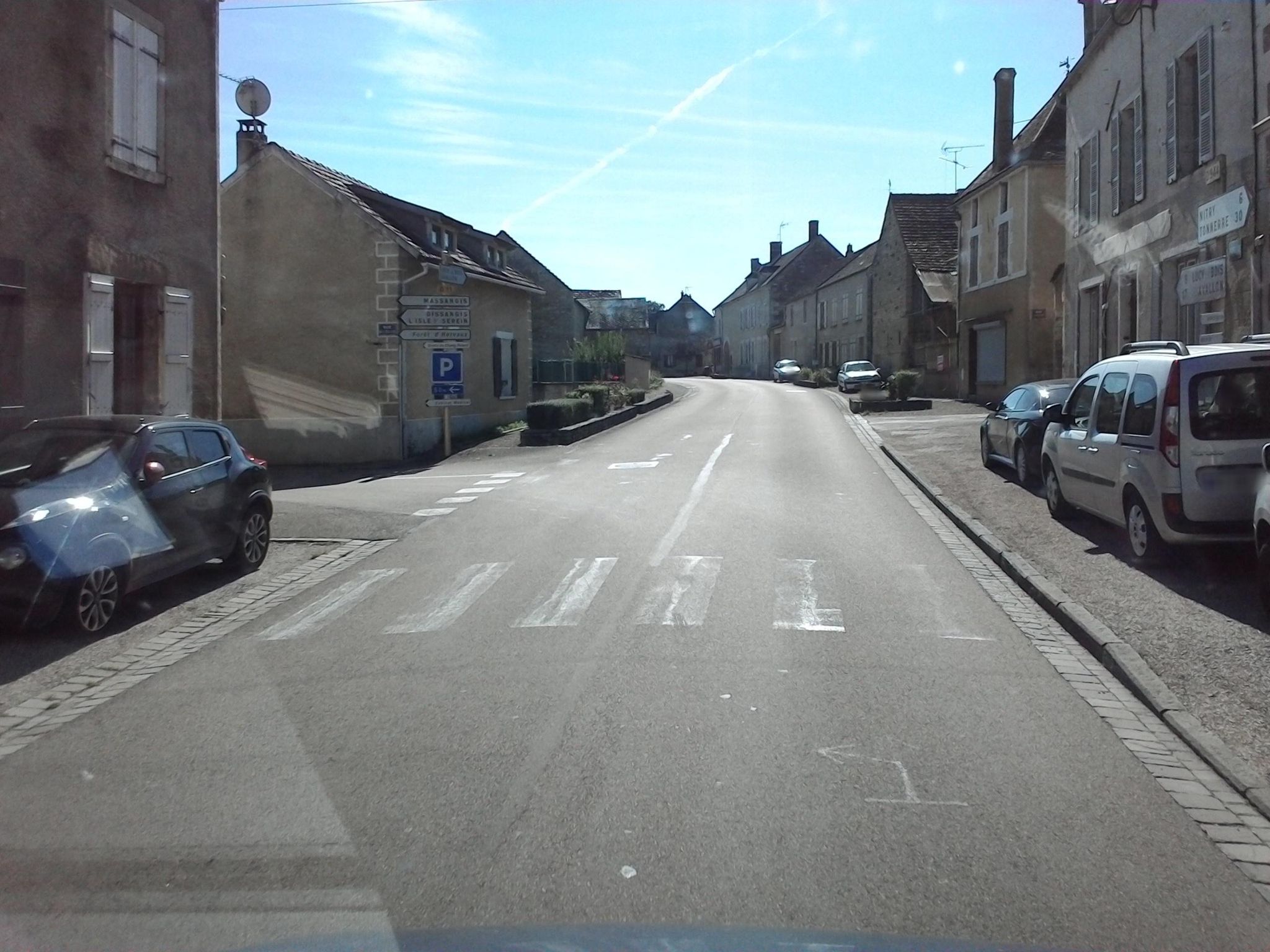 Street view of Joux-la-Ville
