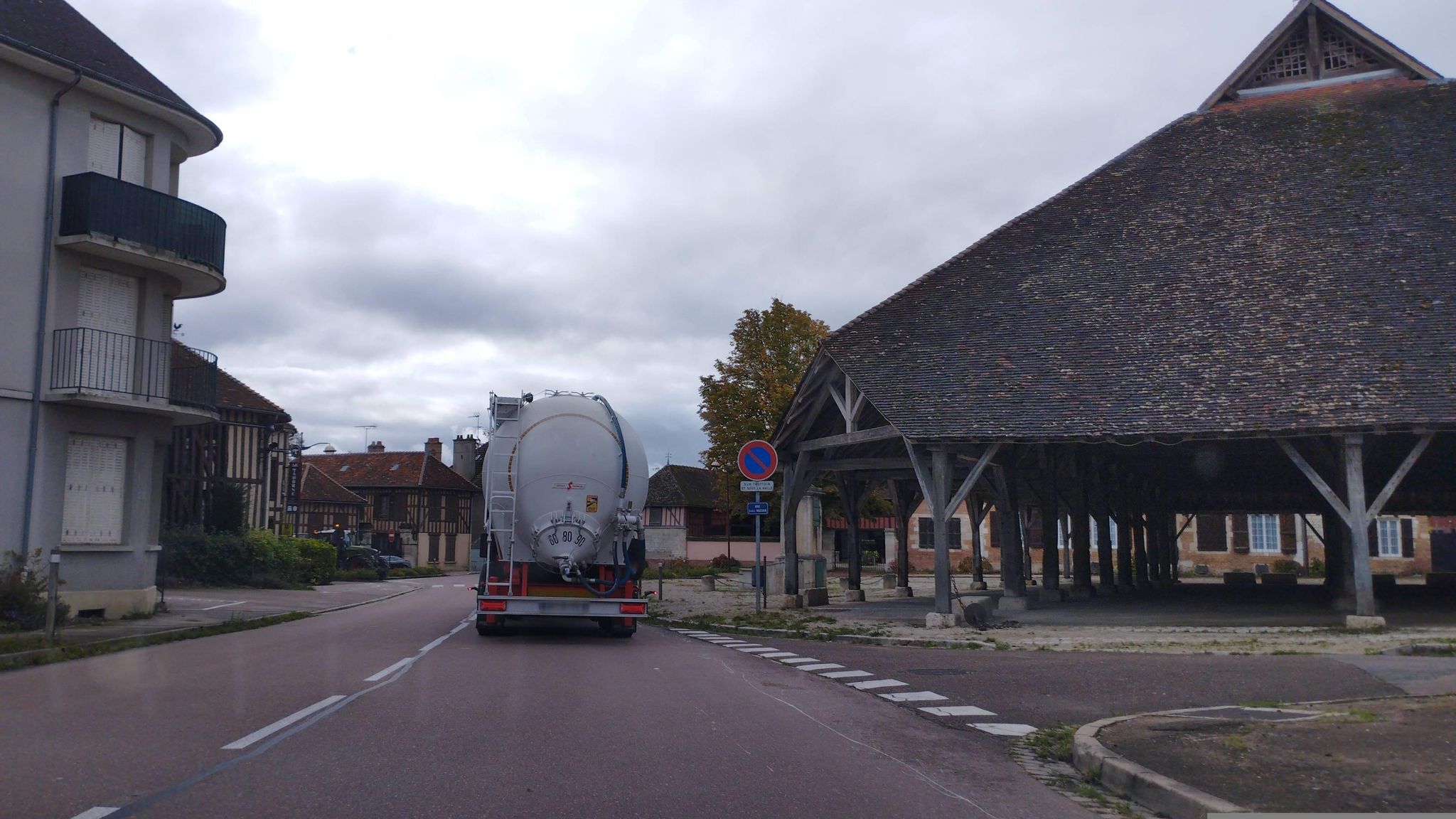 Street view of Piney