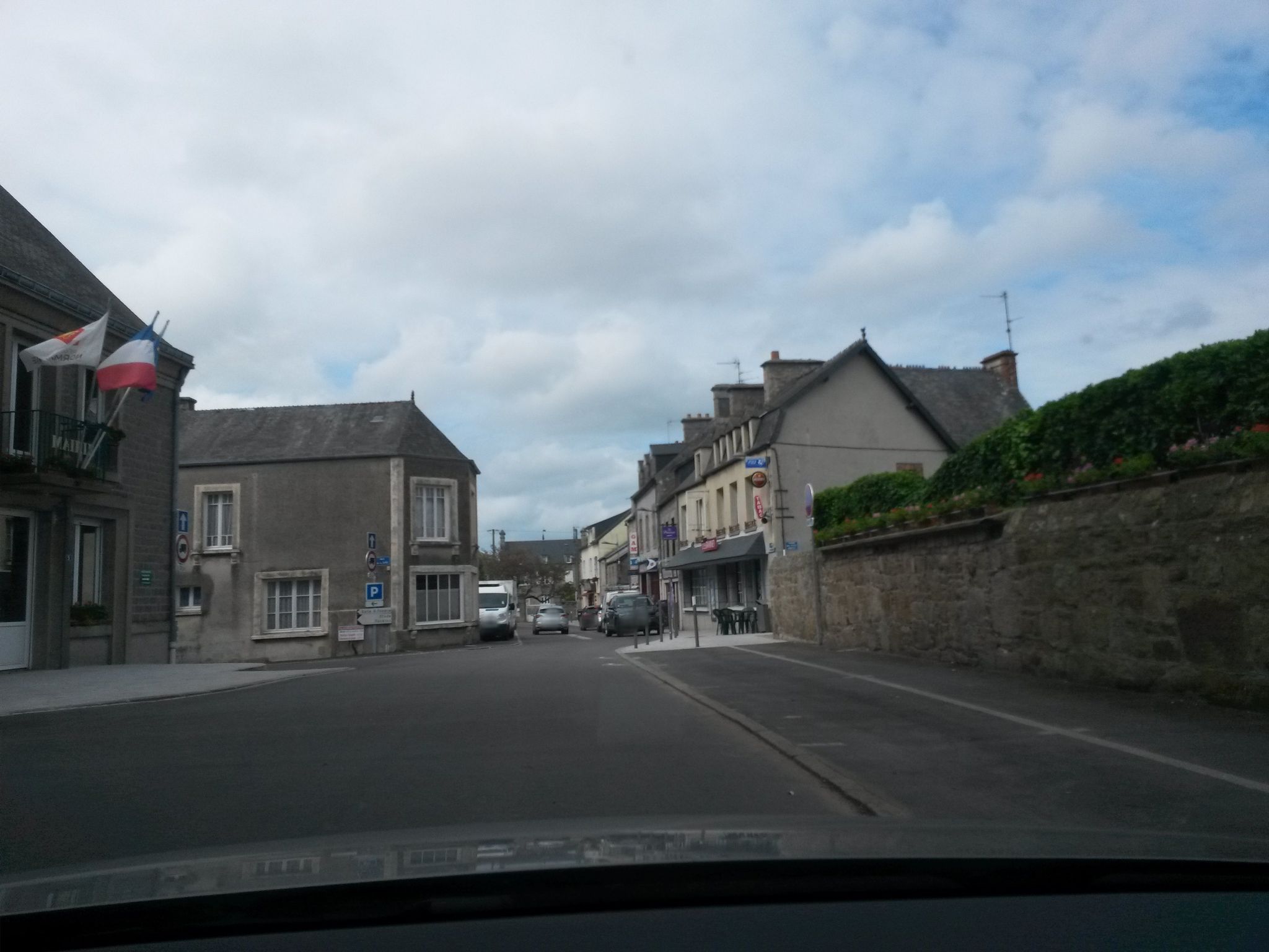 Street view of Réville