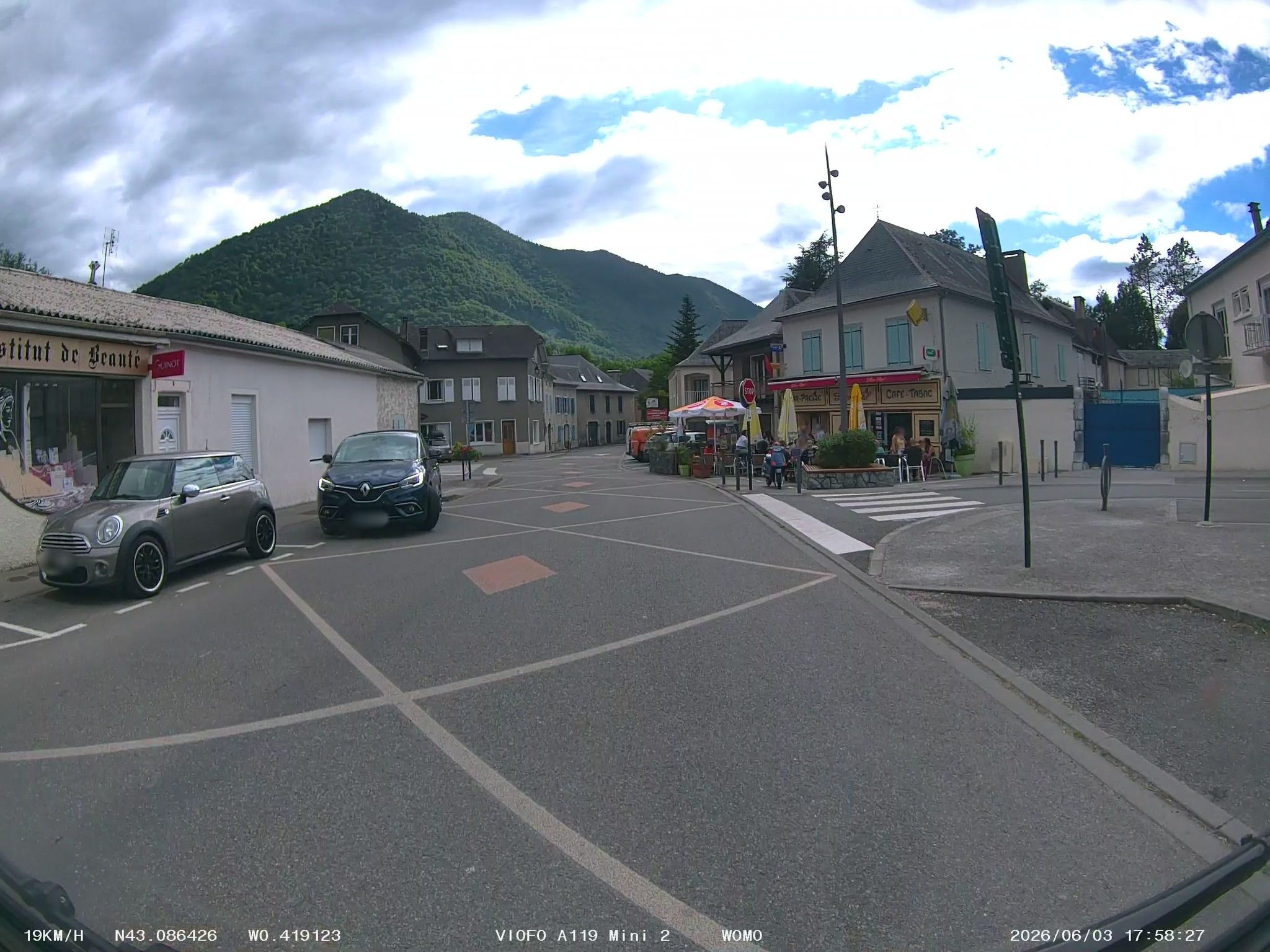 Street view of Louvie-Juzon