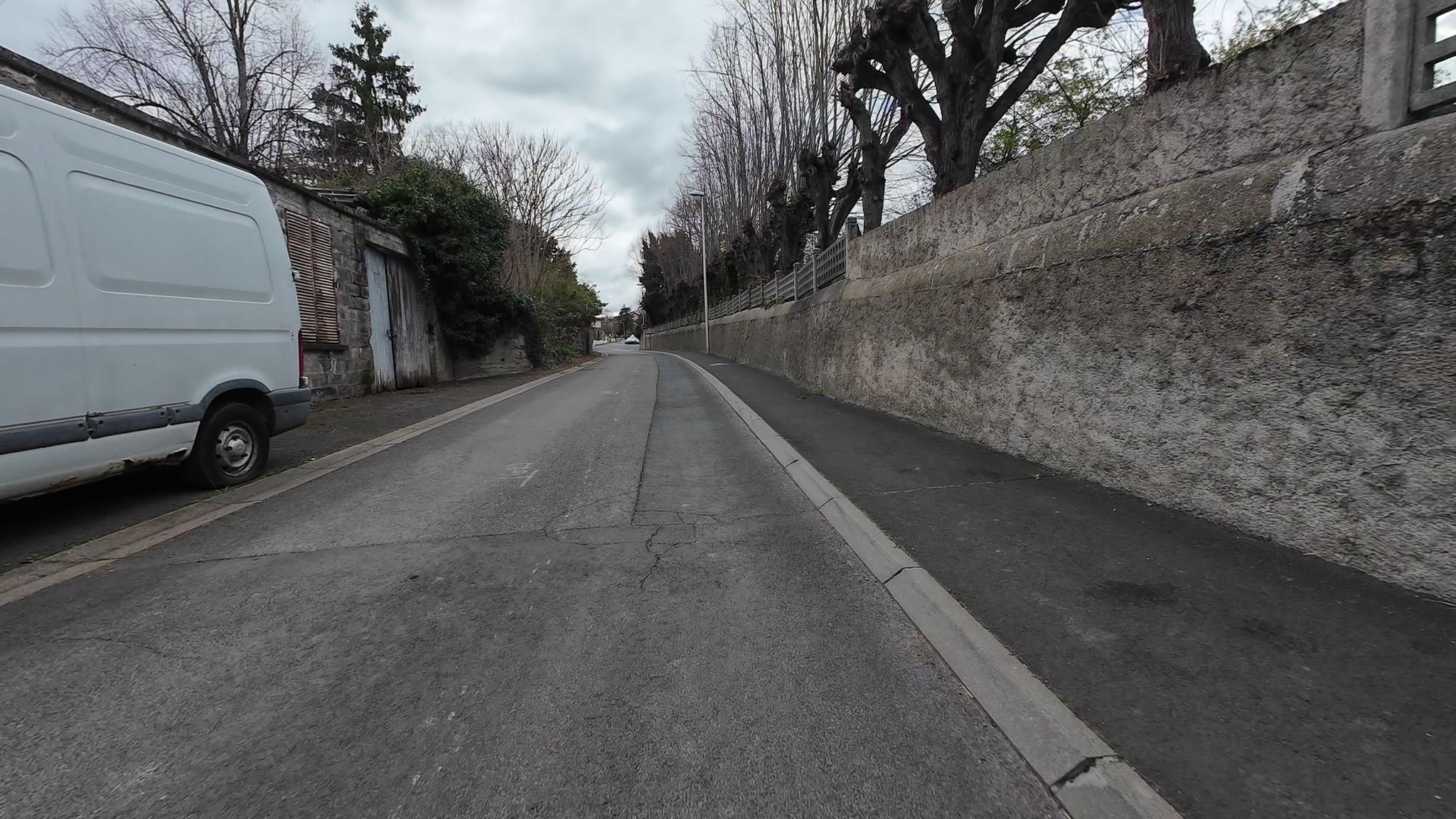 Street view of Pérignat-lès-Sarliève