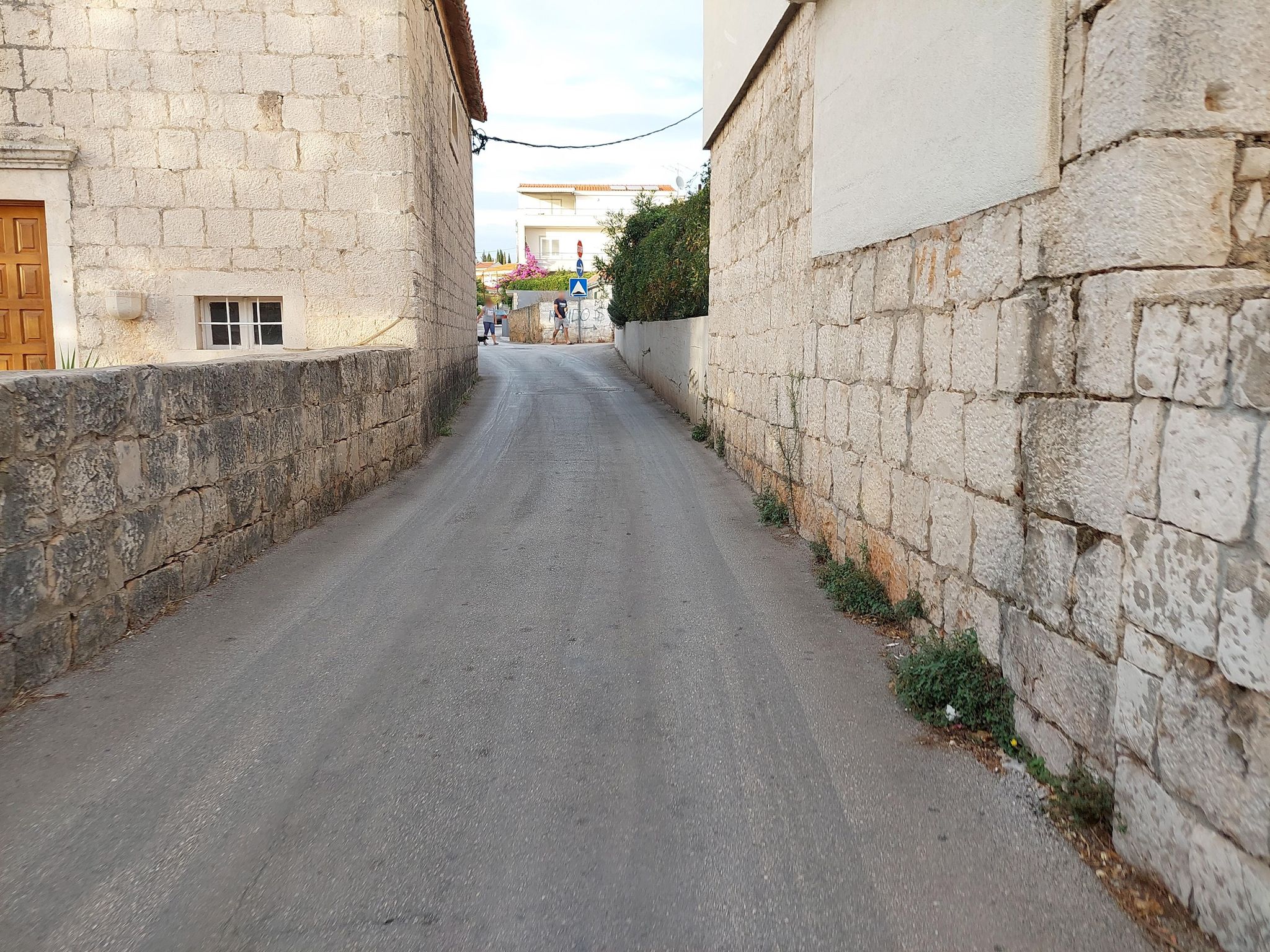 Street view of Okrug Gornji