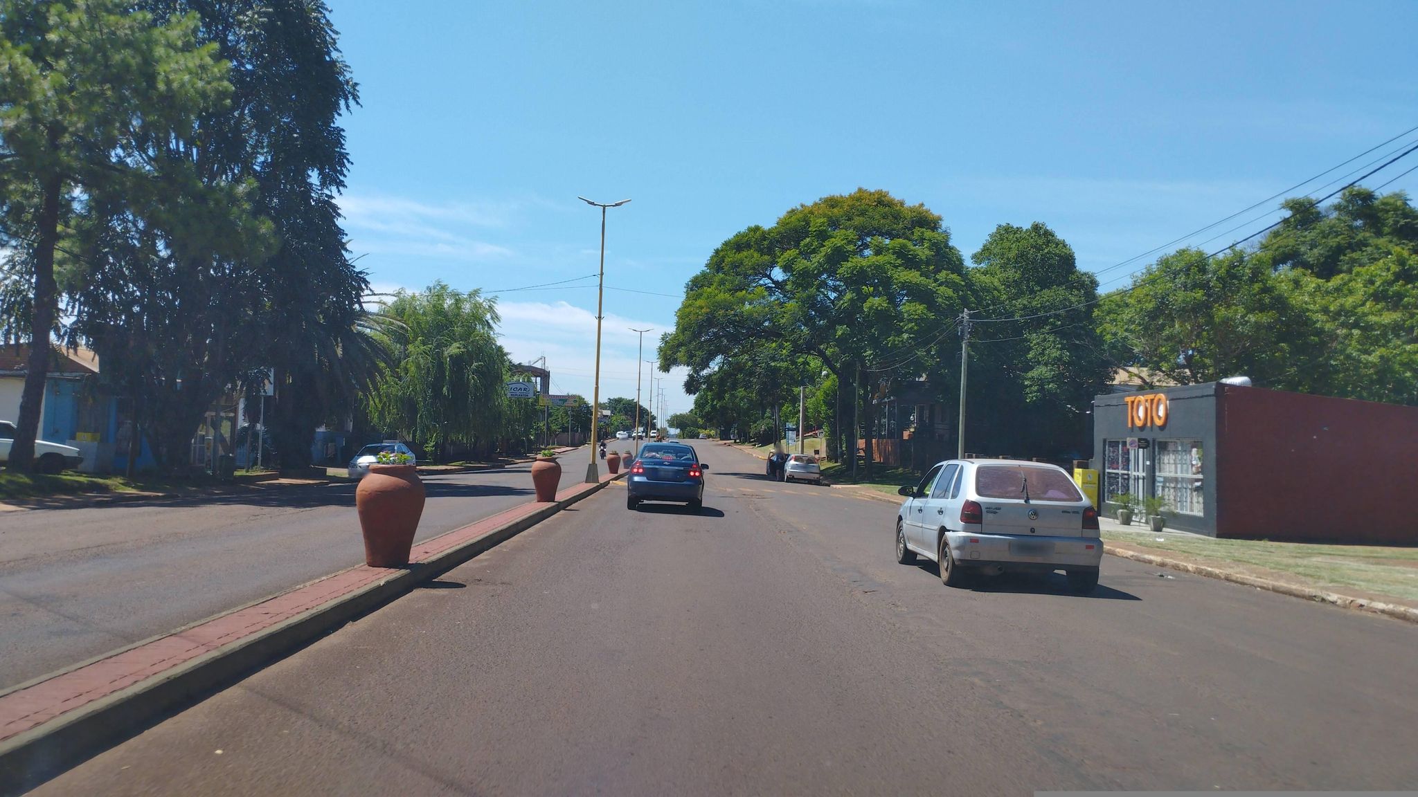 Street view of Dos de Mayo